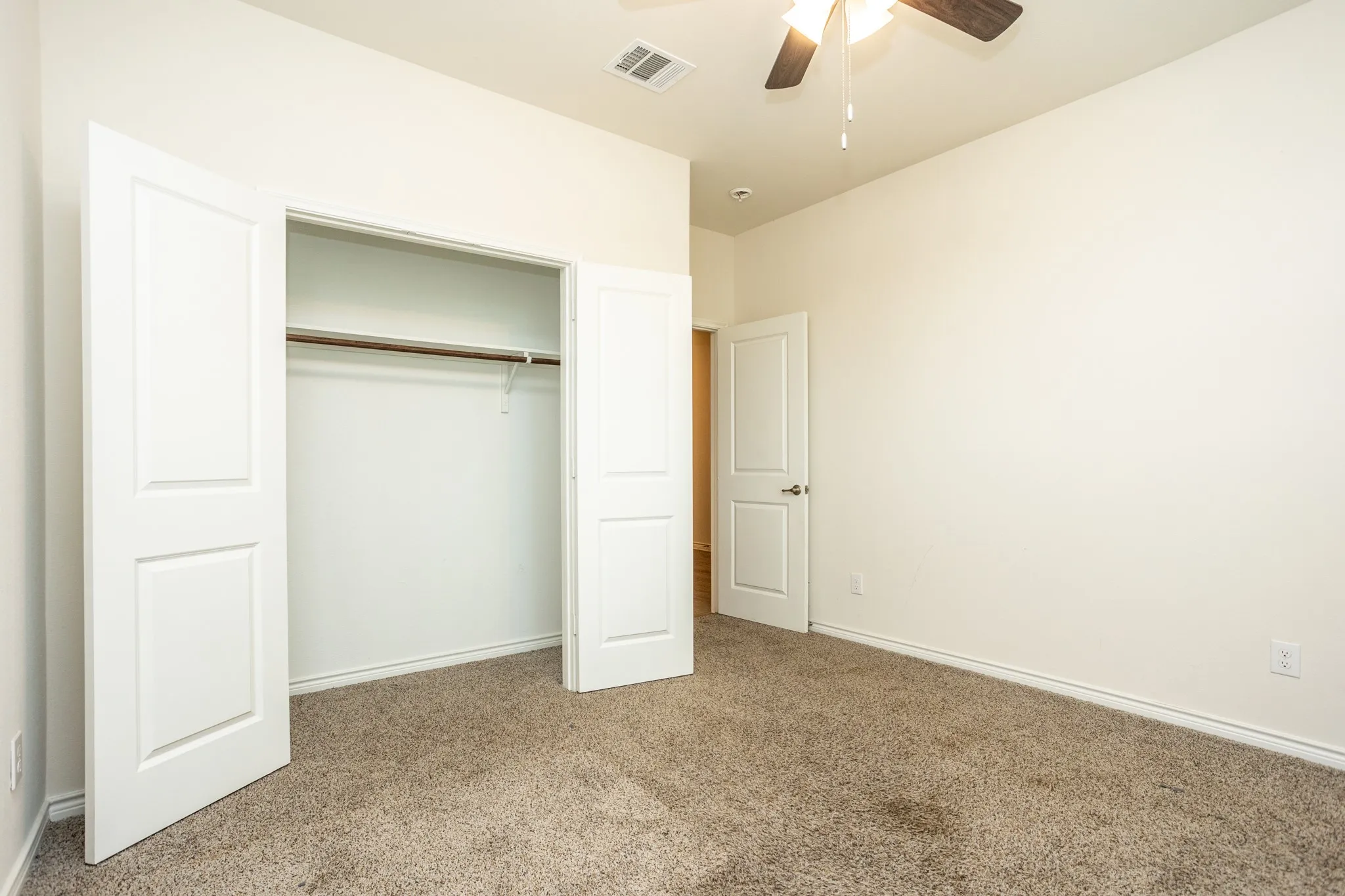 Single Family Residence For Sale in Denton County , 3235 Hunters Glen Drive, Aubrey, Texas 76227, 4 Bedroom, 3 Bathroom, 2 Garage spaces, 2,295 Sqft, built in 2022, mls#21331547, Real Estate Agent in Aubrey, Homes For Sale in Denton county, Homes For Sale in Aubrey, Realtor in Aubrey Texas, Real Estate Brokerage Independent Realty Texas, Luminita Cordes Realtor