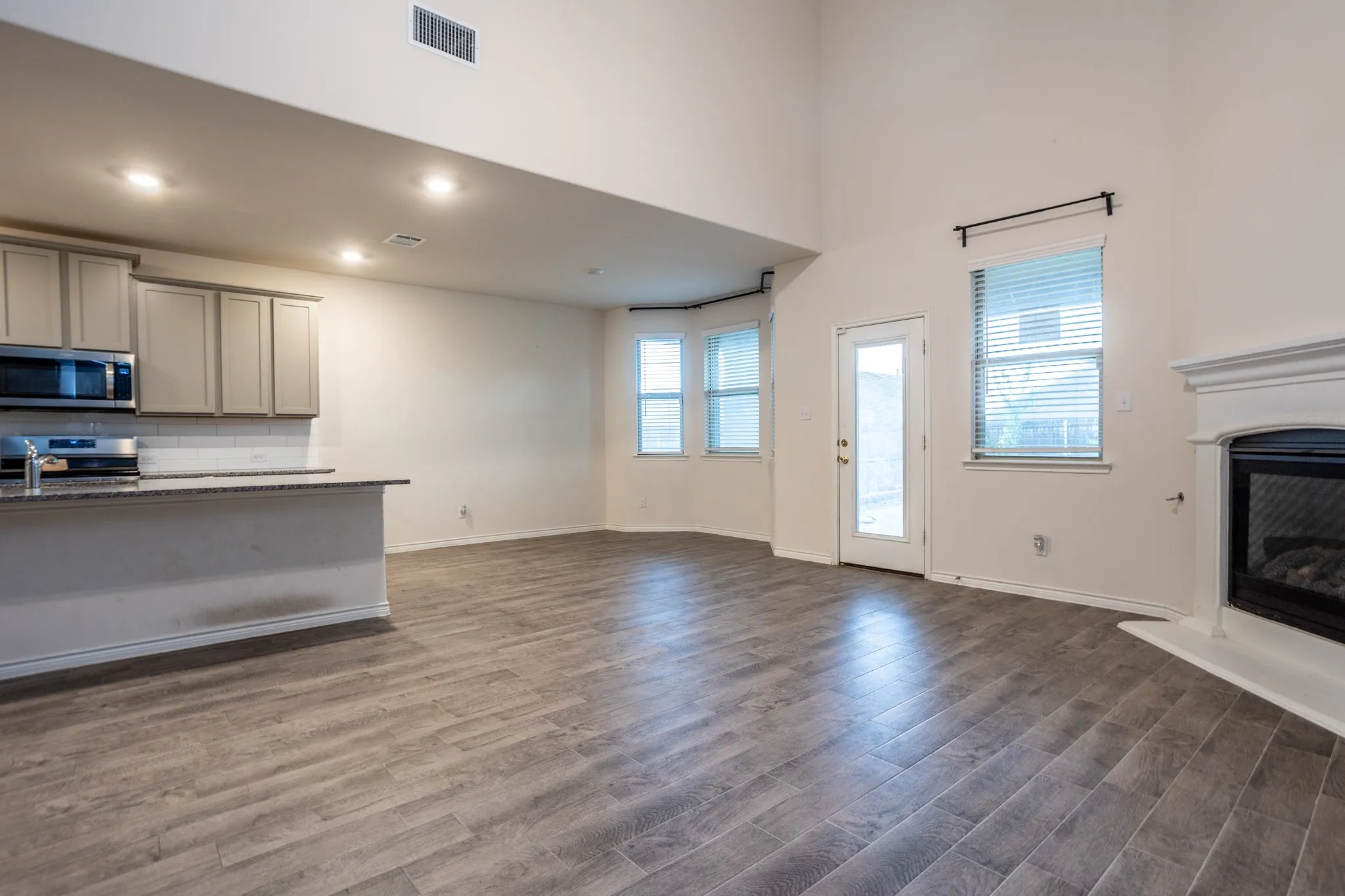 Single Family Residence For Sale in Denton County , 3235 Hunters Glen Drive, Aubrey, Texas 76227, 4 Bedroom, 3 Bathroom, 2 Garage spaces, 2,295 Sqft, built in 2022, mls#21331547, Real Estate Agent in Aubrey, Homes For Sale in Denton county, Homes For Sale in Aubrey, Realtor in Aubrey Texas, Real Estate Brokerage Independent Realty Texas, Luminita Cordes Realtor