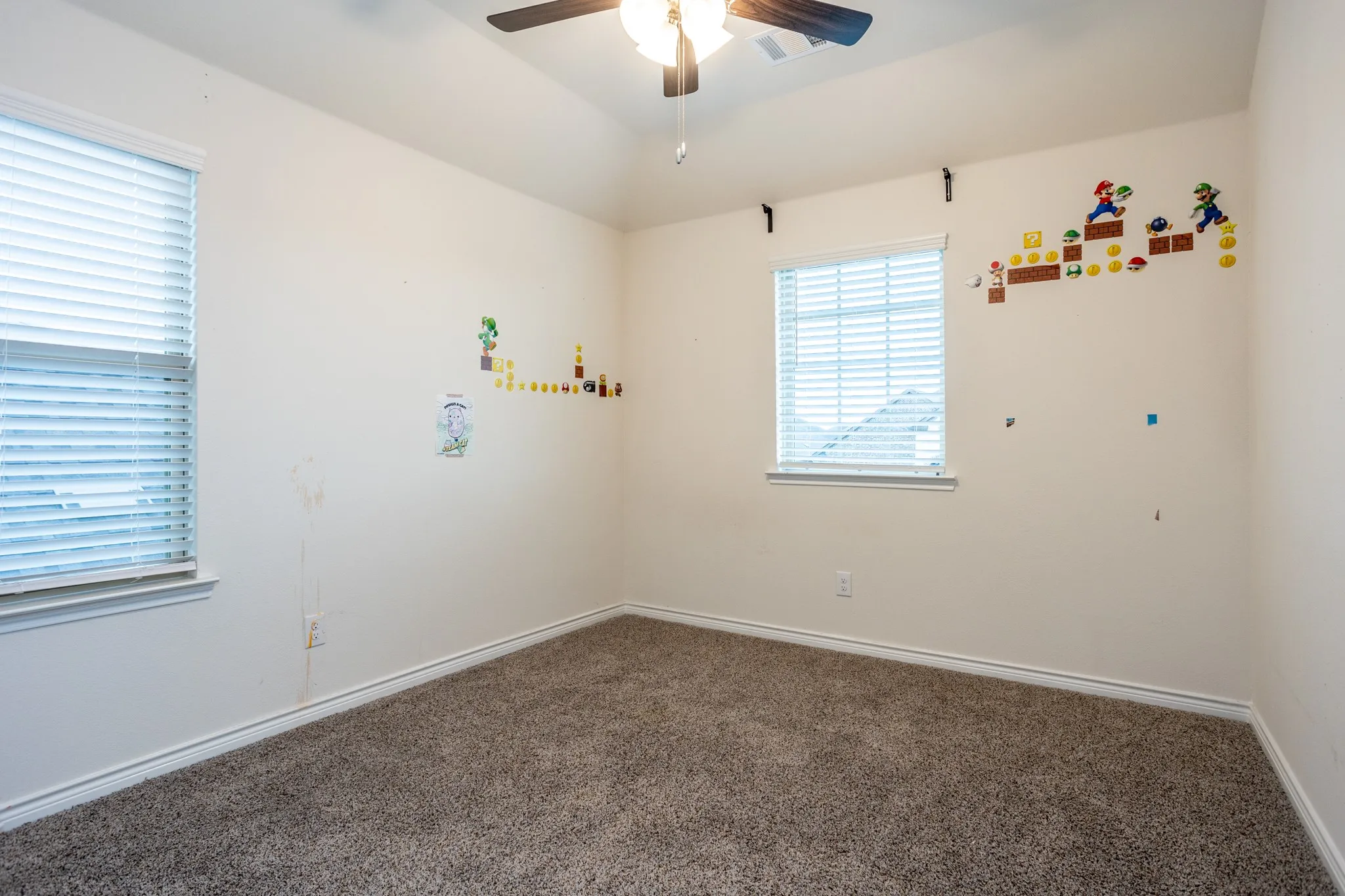 Single Family Residence For Sale in Denton County , 3235 Hunters Glen Drive, Aubrey, Texas 76227, 4 Bedroom, 3 Bathroom, 2 Garage spaces, 2,295 Sqft, built in 2022, mls#21331547, Real Estate Agent in Aubrey, Homes For Sale in Denton county, Homes For Sale in Aubrey, Realtor in Aubrey Texas, Real Estate Brokerage Independent Realty Texas, Luminita Cordes Realtor