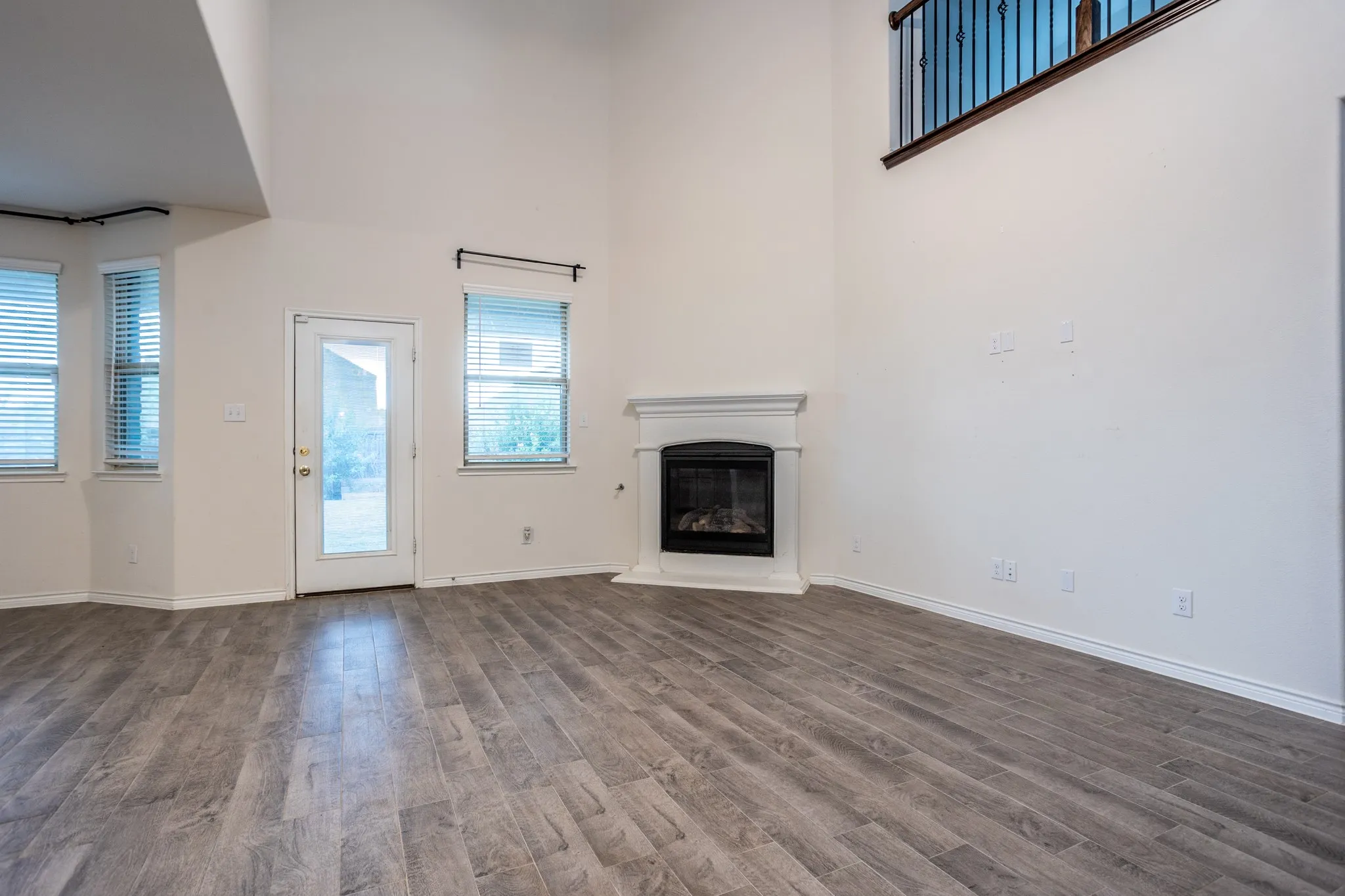Single Family Residence For Sale in Denton County , 3235 Hunters Glen Drive, Aubrey, Texas 76227, 4 Bedroom, 3 Bathroom, 2 Garage spaces, 2,295 Sqft, built in 2022, mls#21331547, Real Estate Agent in Aubrey, Homes For Sale in Denton county, Homes For Sale in Aubrey, Realtor in Aubrey Texas, Real Estate Brokerage Independent Realty Texas, Luminita Cordes Realtor