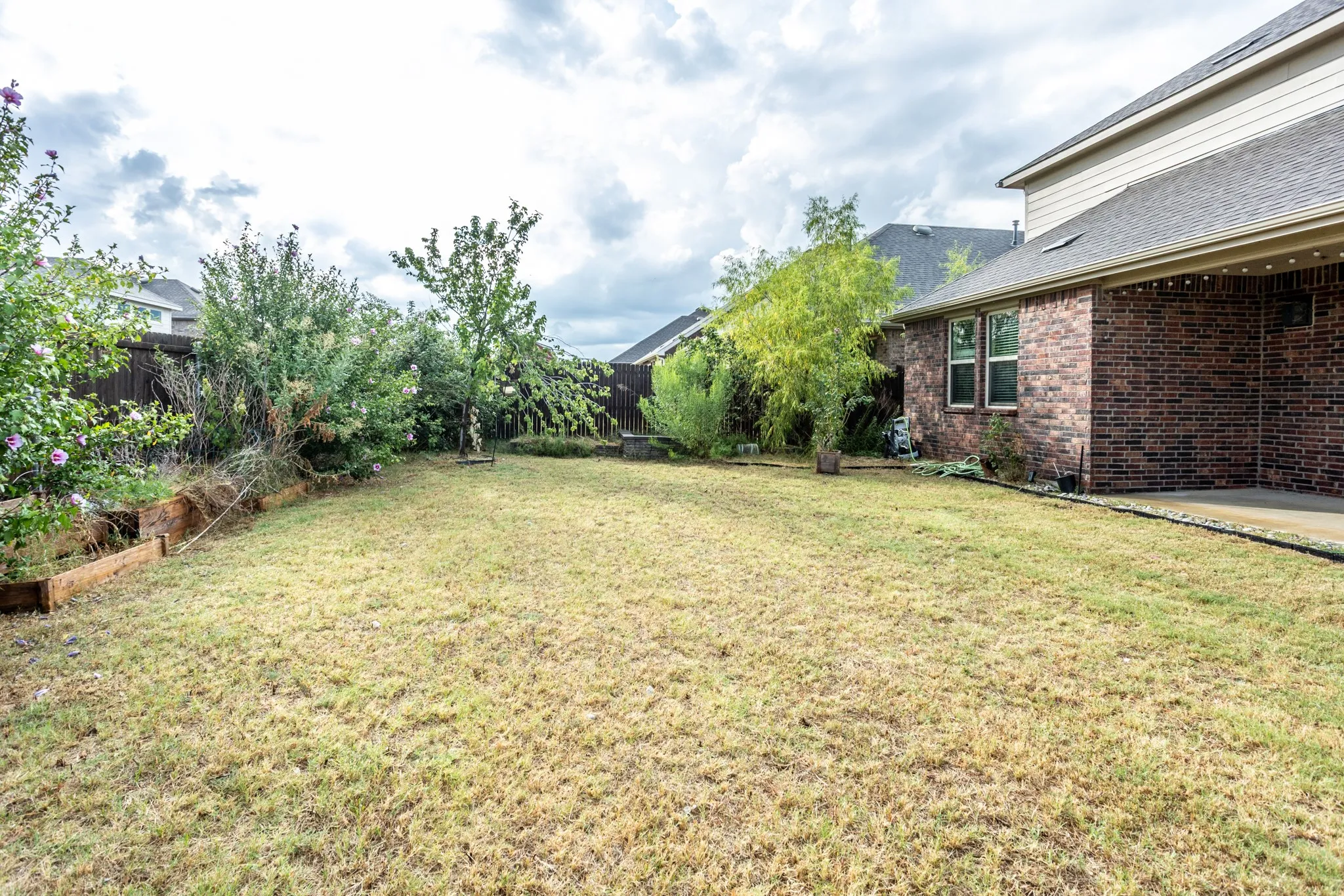 Single Family Residence For Sale in Denton County , 3235 Hunters Glen Drive, Aubrey, Texas 76227, 4 Bedroom, 3 Bathroom, 2 Garage spaces, 2,295 Sqft, built in 2022, mls#21331547, Real Estate Agent in Aubrey, Homes For Sale in Denton county, Homes For Sale in Aubrey, Realtor in Aubrey Texas, Real Estate Brokerage Independent Realty Texas, Luminita Cordes Realtor