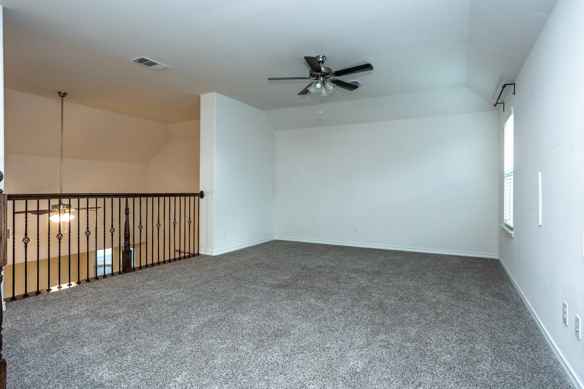 Single Family Residence For Sale in Denton County , 3235 Hunters Glen Drive, Aubrey, Texas 76227, 4 Bedroom, 3 Bathroom, 2 Garage spaces, 2,295 Sqft, built in 2022, mls#21331547, Real Estate Agent in Aubrey, Homes For Sale in Denton county, Homes For Sale in Aubrey, Realtor in Aubrey Texas, Real Estate Brokerage Independent Realty Texas, Luminita Cordes Realtor