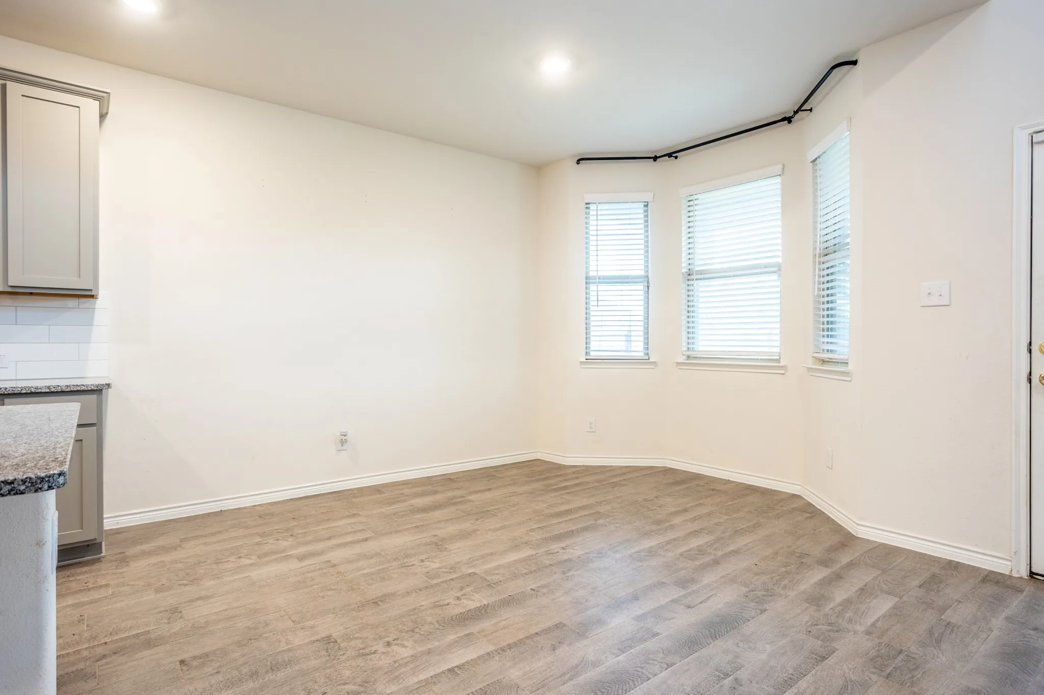 Single Family Residence For Sale in Denton County , 3235 Hunters Glen Drive, Aubrey, Texas 76227, 4 Bedroom, 3 Bathroom, 2 Garage spaces, 2,295 Sqft, built in 2022, mls#21331547, Real Estate Agent in Aubrey, Homes For Sale in Denton county, Homes For Sale in Aubrey, Realtor in Aubrey Texas, Real Estate Brokerage Independent Realty Texas, Luminita Cordes Realtor