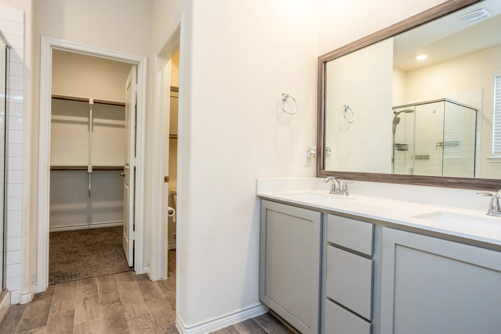 Single Family Residence For Sale in Denton County , 3235 Hunters Glen Drive, Aubrey, Texas 76227, 4 Bedroom, 3 Bathroom, 2 Garage spaces, 2,295 Sqft, built in 2022, mls#21331547, Real Estate Agent in Aubrey, Homes For Sale in Denton county, Homes For Sale in Aubrey, Realtor in Aubrey Texas, Real Estate Brokerage Independent Realty Texas, Luminita Cordes Realtor