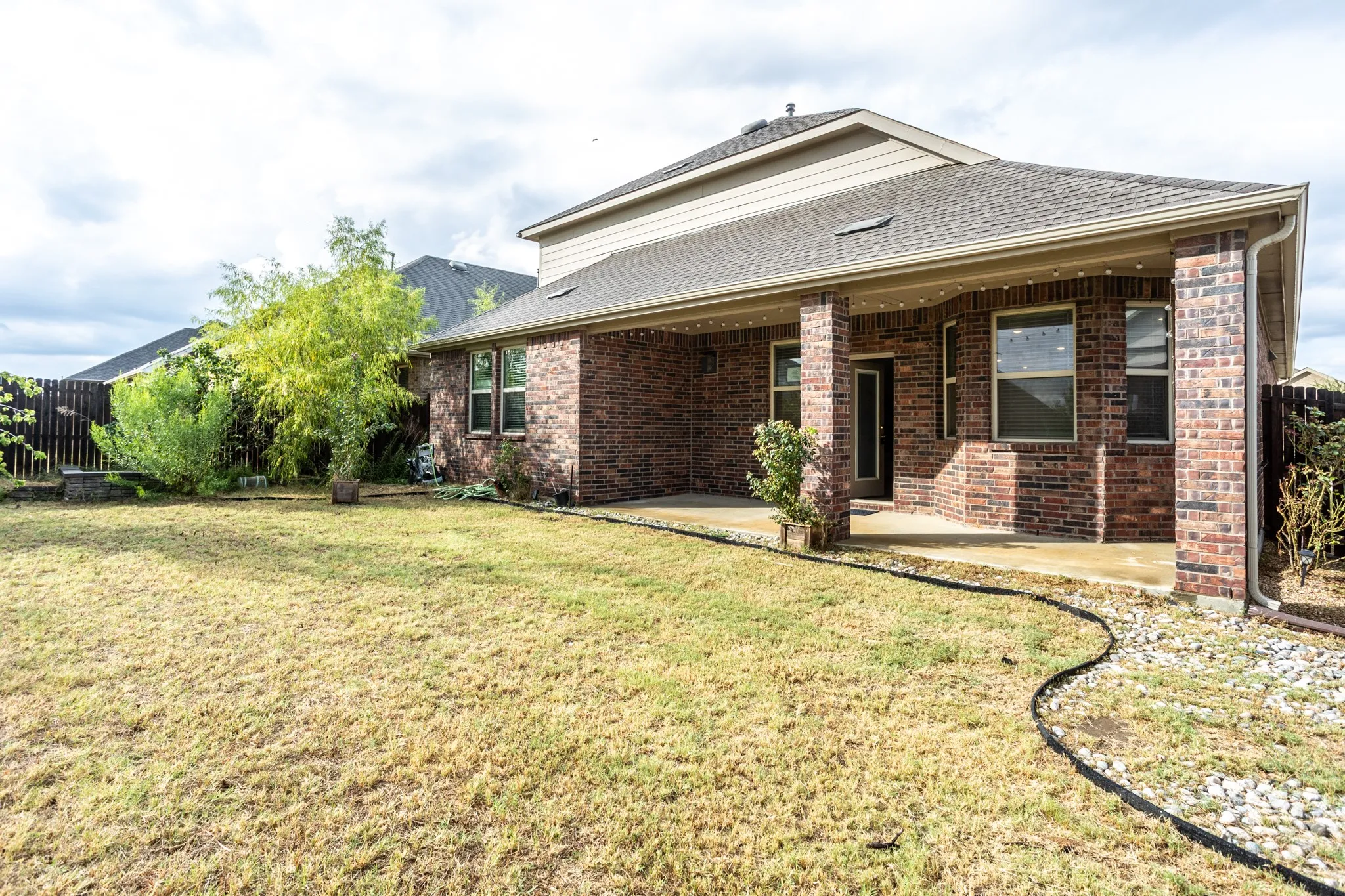Single Family Residence For Sale in Denton County , 3235 Hunters Glen Drive, Aubrey, Texas 76227, 4 Bedroom, 3 Bathroom, 2 Garage spaces, 2,295 Sqft, built in 2022, mls#21331547, Real Estate Agent in Aubrey, Homes For Sale in Denton county, Homes For Sale in Aubrey, Realtor in Aubrey Texas, Real Estate Brokerage Independent Realty Texas, Luminita Cordes Realtor