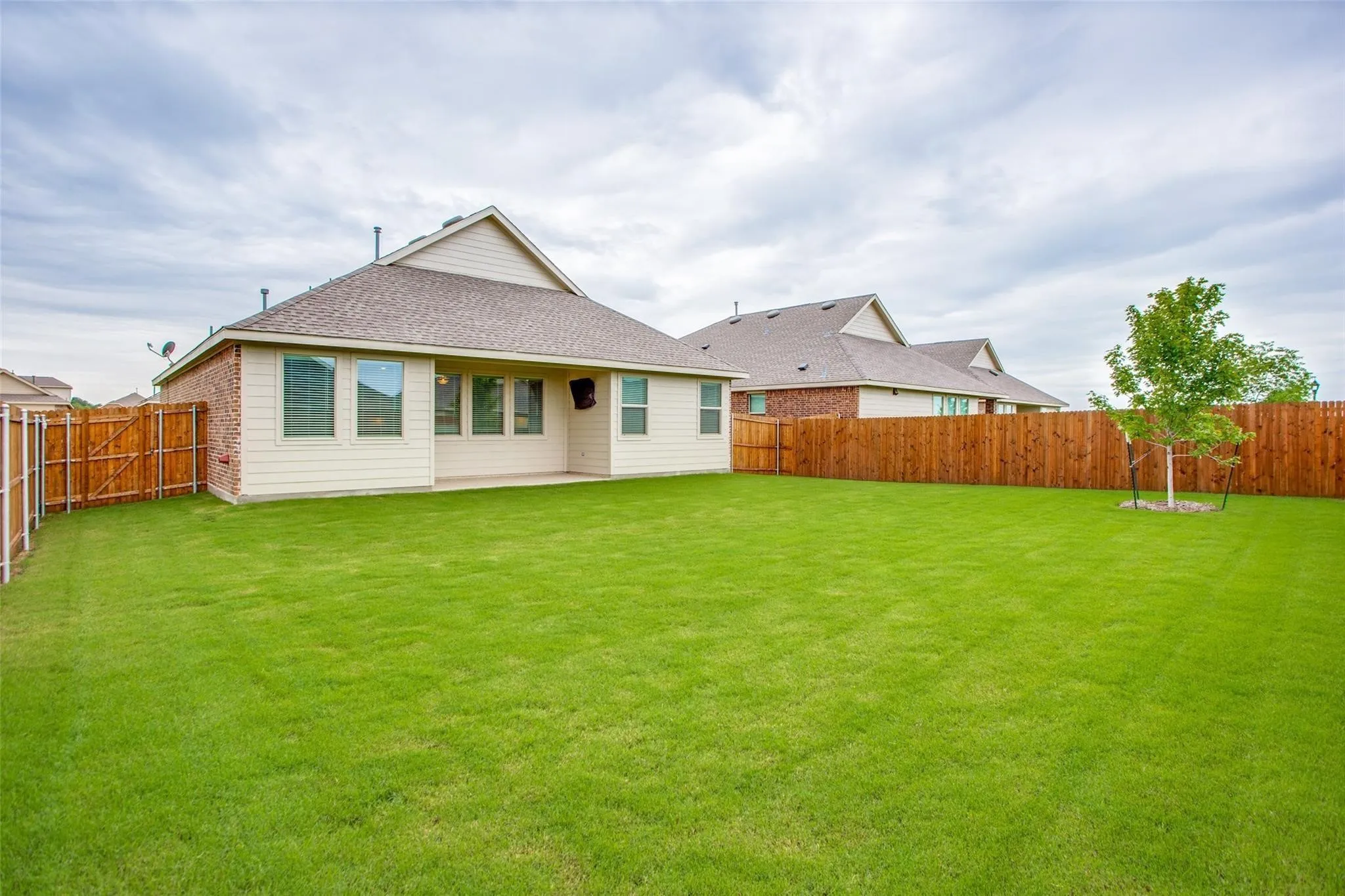 Single Family Residence For Rent in Collin County , 113 Hayes Drive, Anna, Texas 75409, 3 Bedroom, 2 Bathroom, 2 Garage spaces, 1,579 Sqft, built in 2020, mls#21331563, Real Estate Agent in Anna, Homes For Rent in Collin county, Homes For Rent in Anna, Realtor in Anna Texas, Real Estate Brokerage Independent Realty Texas, Luminita Cordes Realtor