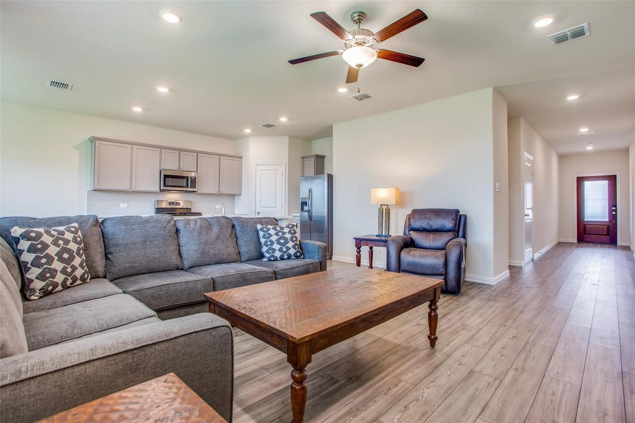 Single Family Residence For Rent in Collin County , 113 Hayes Drive, Anna, Texas 75409, 3 Bedroom, 2 Bathroom, 2 Garage spaces, 1,579 Sqft, built in 2020, mls#21331563, Real Estate Agent in Anna, Homes For Rent in Collin county, Homes For Rent in Anna, Realtor in Anna Texas, Real Estate Brokerage Independent Realty Texas, Luminita Cordes Realtor