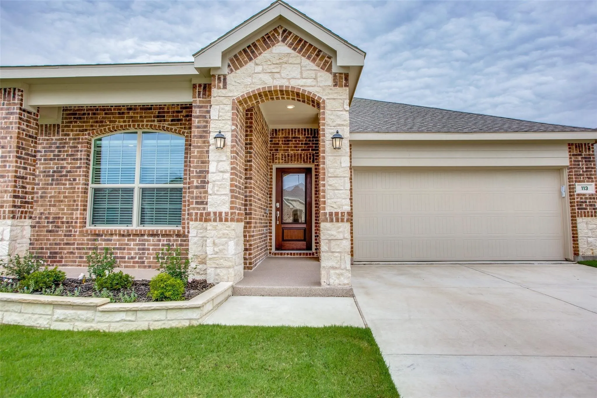 Single Family Residence For Rent in Collin County , 113 Hayes Drive, Anna, Texas 75409, 3 Bedroom, 2 Bathroom, 2 Garage spaces, 1,579 Sqft, built in 2020, mls#21331563, Real Estate Agent in Anna, Homes For Rent in Collin county, Homes For Rent in Anna, Realtor in Anna Texas, Real Estate Brokerage Independent Realty Texas, Luminita Cordes Realtor