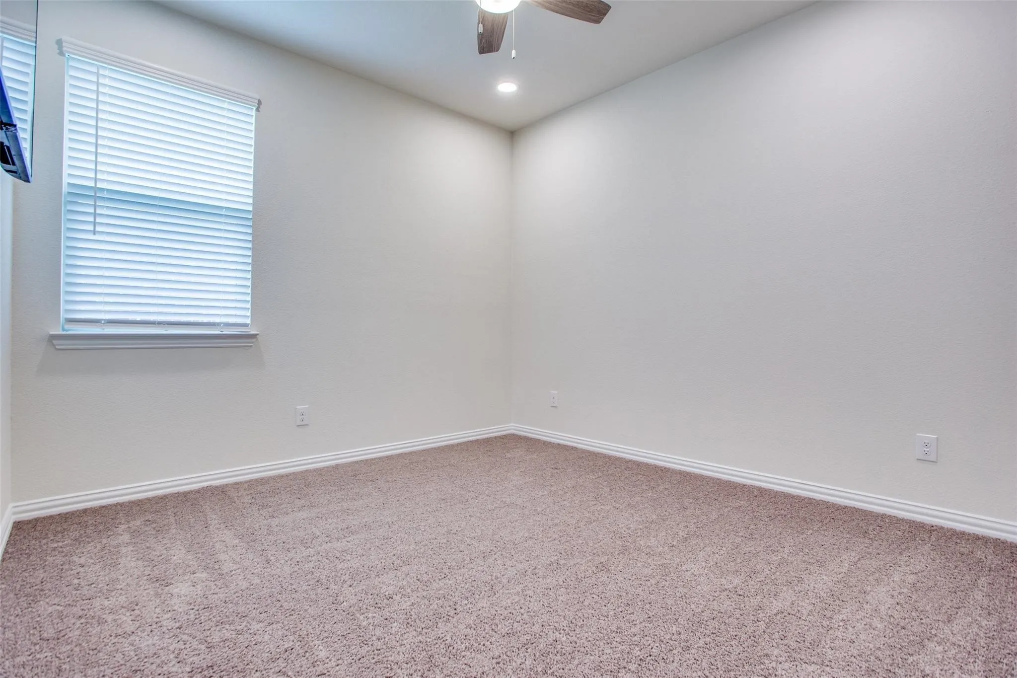 Single Family Residence For Rent in Collin County , 113 Hayes Drive, Anna, Texas 75409, 3 Bedroom, 2 Bathroom, 2 Garage spaces, 1,579 Sqft, built in 2020, mls#21331563, Real Estate Agent in Anna, Homes For Rent in Collin county, Homes For Rent in Anna, Realtor in Anna Texas, Real Estate Brokerage Independent Realty Texas, Luminita Cordes Realtor