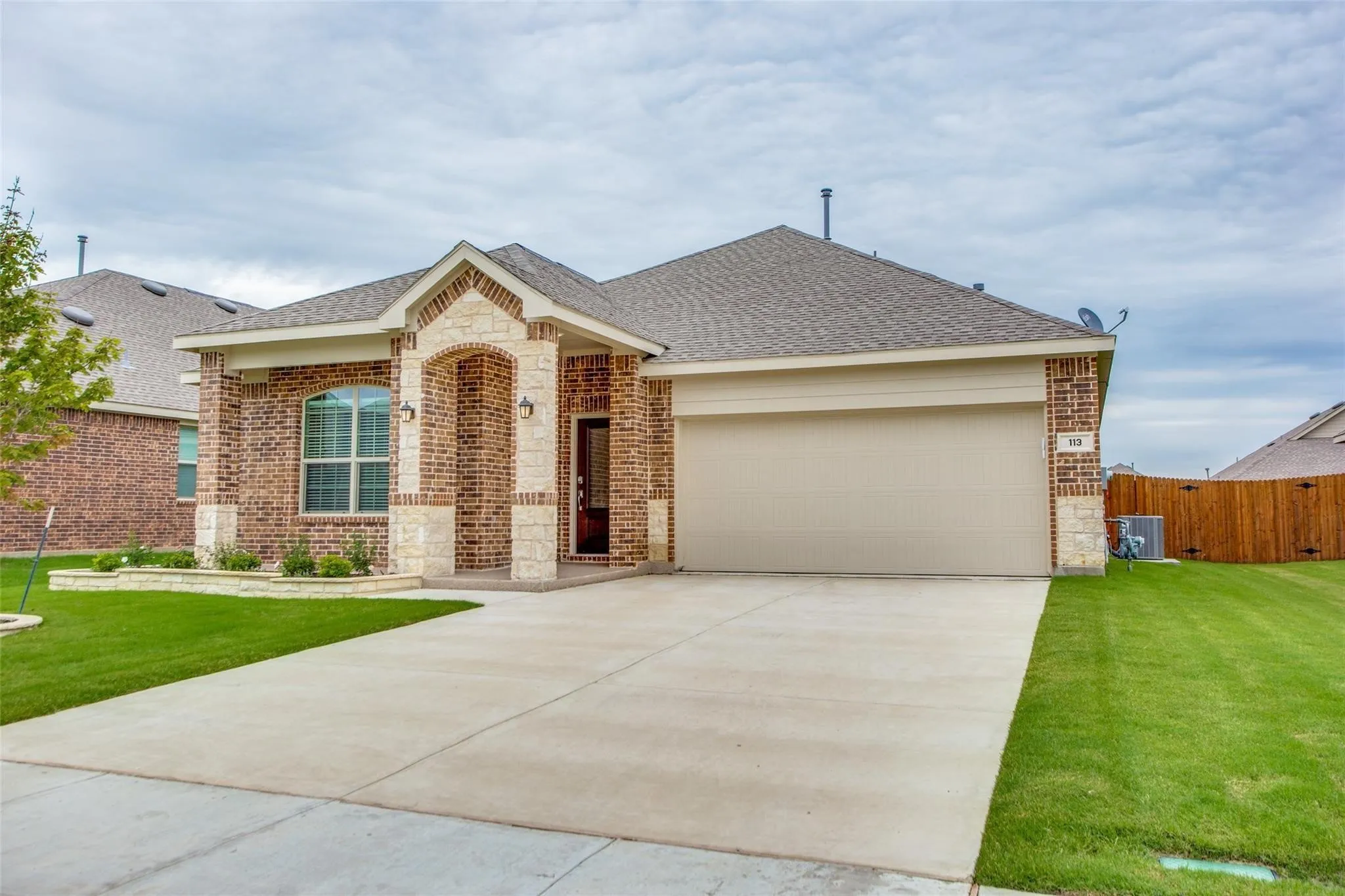Single Family Residence For Rent in Collin County , 113 Hayes Drive, Anna, Texas 75409, 3 Bedroom, 2 Bathroom, 2 Garage spaces, 1,579 Sqft, built in 2020, mls#21331563, Real Estate Agent in Anna, Homes For Rent in Collin county, Homes For Rent in Anna, Realtor in Anna Texas, Real Estate Brokerage Independent Realty Texas, Luminita Cordes Realtor