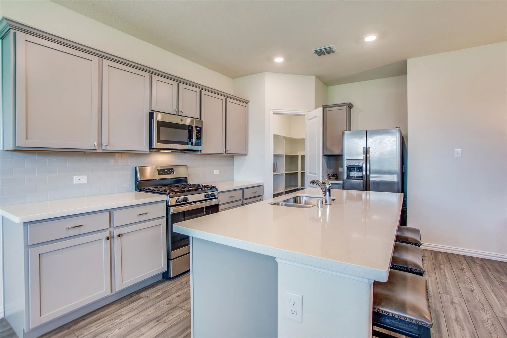 Single Family Residence For Rent in Collin County , 113 Hayes Drive, Anna, Texas 75409, 3 Bedroom, 2 Bathroom, 2 Garage spaces, 1,579 Sqft, built in 2020, mls#21331563, Real Estate Agent in Anna, Homes For Rent in Collin county, Homes For Rent in Anna, Realtor in Anna Texas, Real Estate Brokerage Independent Realty Texas, Luminita Cordes Realtor
