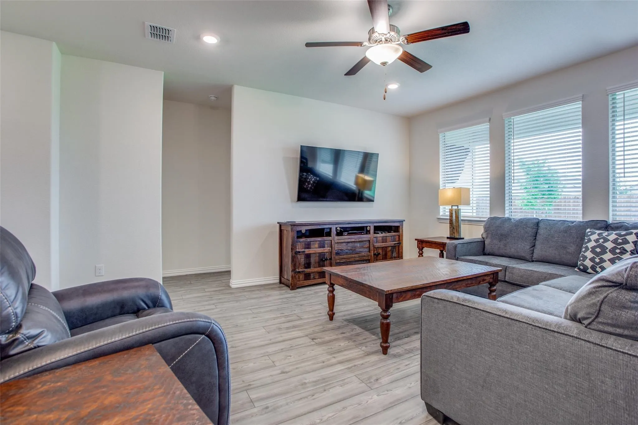 Single Family Residence For Rent in Collin County , 113 Hayes Drive, Anna, Texas 75409, 3 Bedroom, 2 Bathroom, 2 Garage spaces, 1,579 Sqft, built in 2020, mls#21331563, Real Estate Agent in Anna, Homes For Rent in Collin county, Homes For Rent in Anna, Realtor in Anna Texas, Real Estate Brokerage Independent Realty Texas, Luminita Cordes Realtor