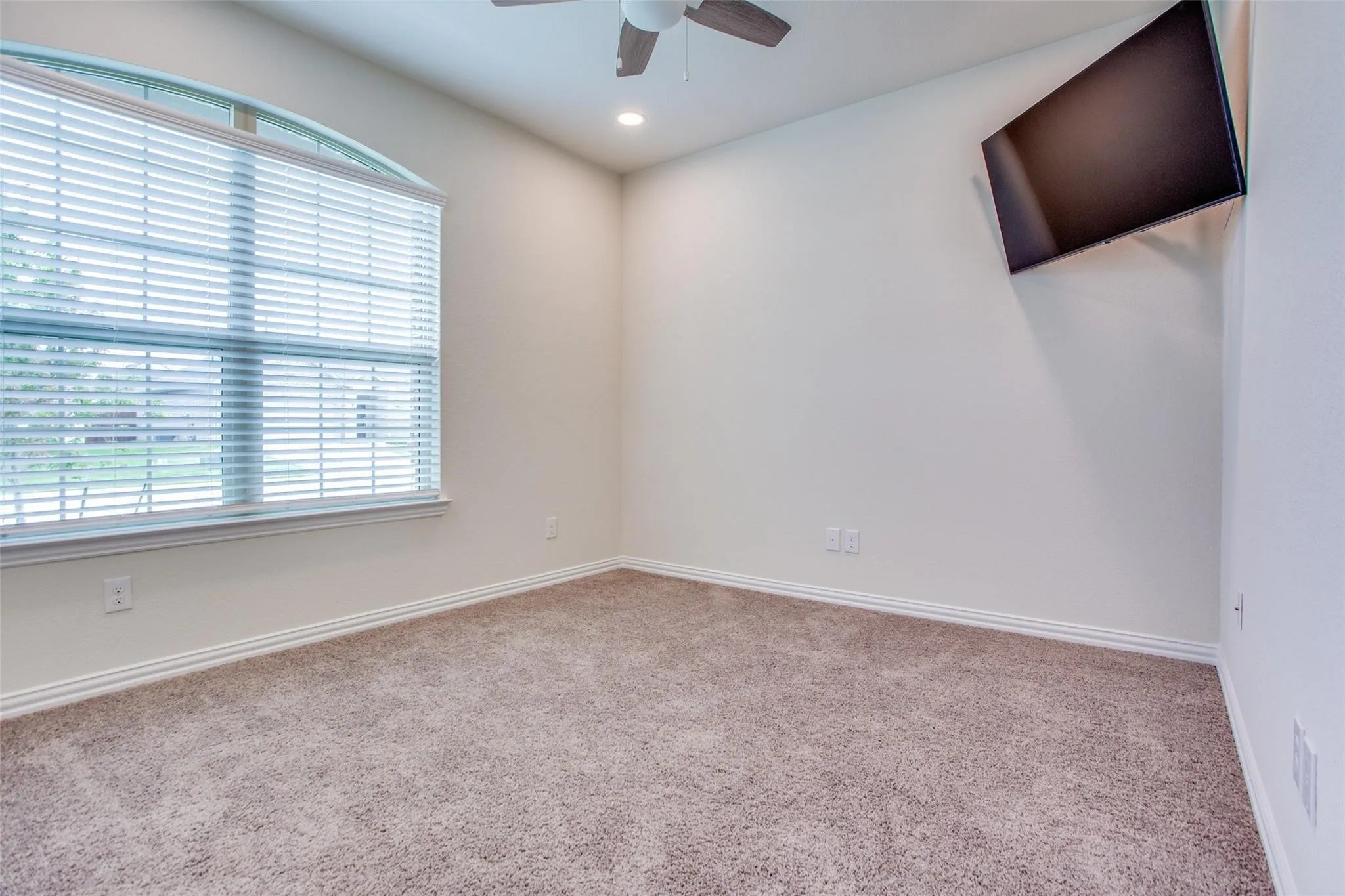Single Family Residence For Rent in Collin County , 113 Hayes Drive, Anna, Texas 75409, 3 Bedroom, 2 Bathroom, 2 Garage spaces, 1,579 Sqft, built in 2020, mls#21331563, Real Estate Agent in Anna, Homes For Rent in Collin county, Homes For Rent in Anna, Realtor in Anna Texas, Real Estate Brokerage Independent Realty Texas, Luminita Cordes Realtor