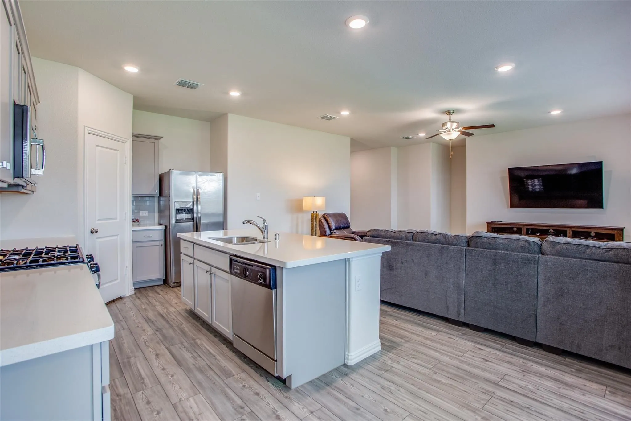 Single Family Residence For Rent in Collin County , 113 Hayes Drive, Anna, Texas 75409, 3 Bedroom, 2 Bathroom, 2 Garage spaces, 1,579 Sqft, built in 2020, mls#21331563, Real Estate Agent in Anna, Homes For Rent in Collin county, Homes For Rent in Anna, Realtor in Anna Texas, Real Estate Brokerage Independent Realty Texas, Luminita Cordes Realtor