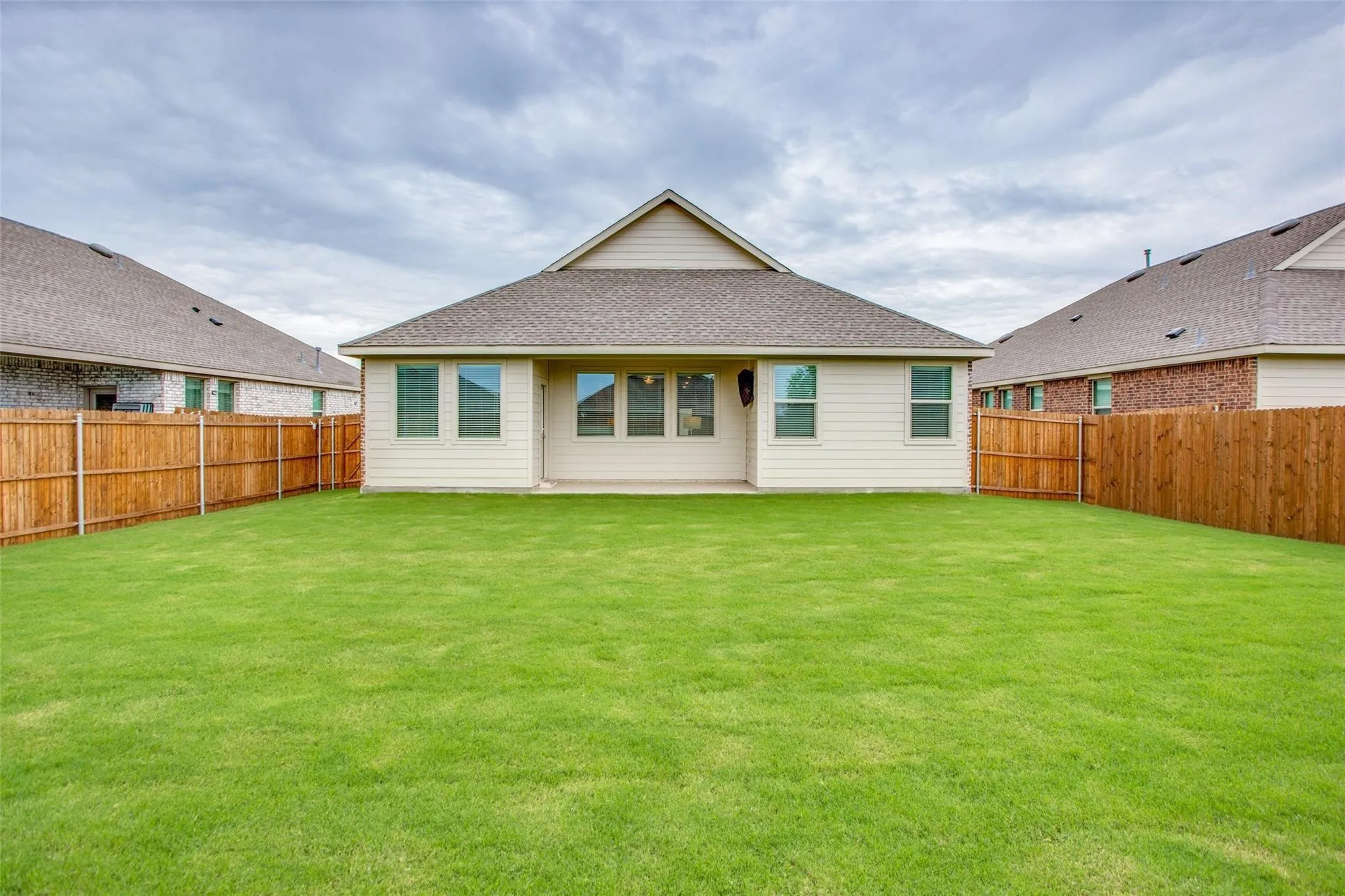 Single Family Residence For Rent in Collin County , 113 Hayes Drive, Anna, Texas 75409, 3 Bedroom, 2 Bathroom, 2 Garage spaces, 1,579 Sqft, built in 2020, mls#21331563, Real Estate Agent in Anna, Homes For Rent in Collin county, Homes For Rent in Anna, Realtor in Anna Texas, Real Estate Brokerage Independent Realty Texas, Luminita Cordes Realtor