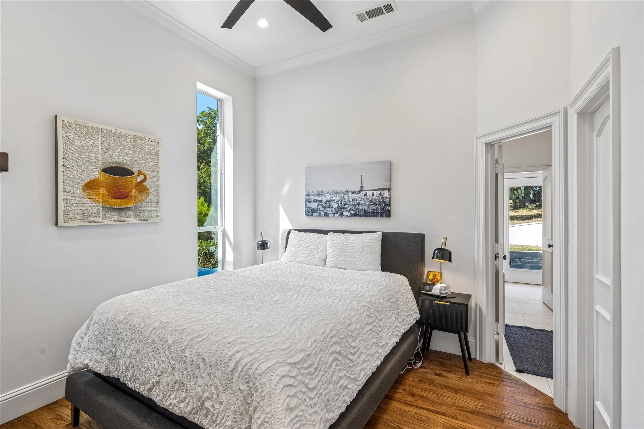 1st floor bedroom.