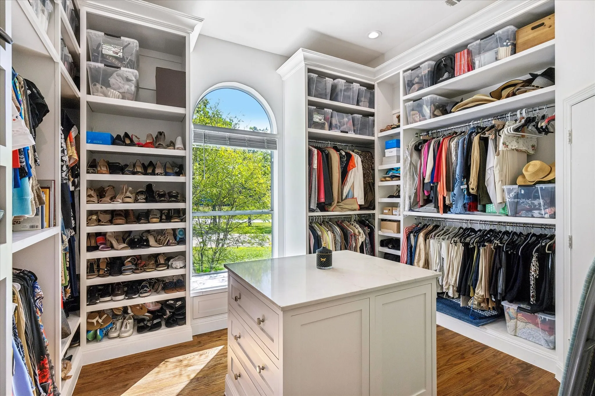 WOW! Primary Closet is to die for!