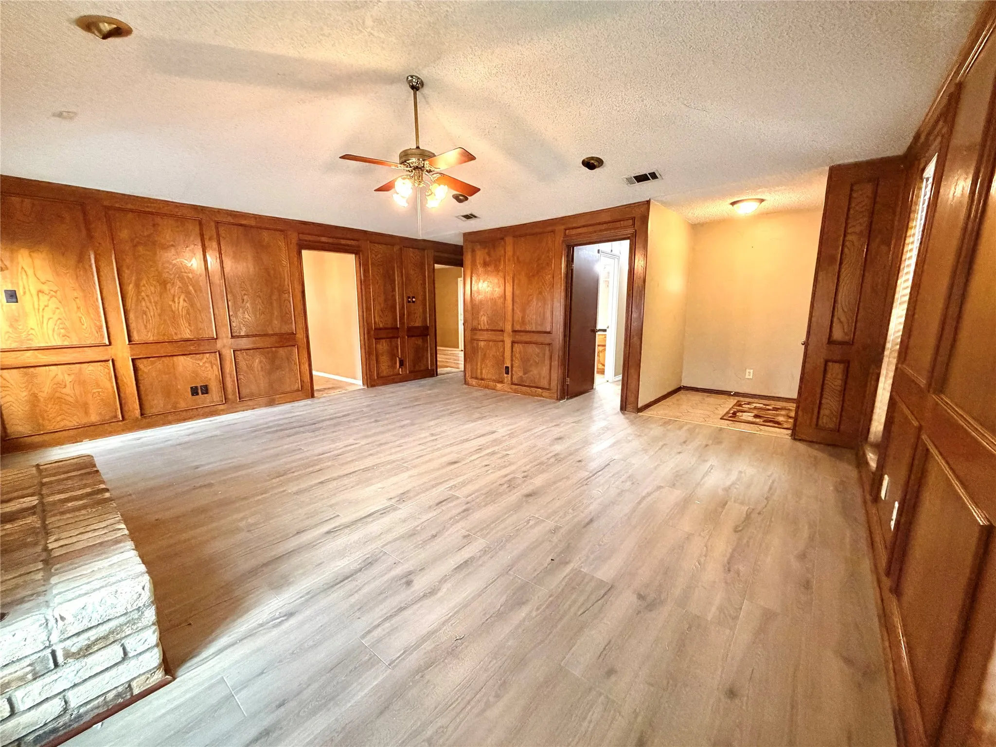 Single Family Residence For Rent in Dallas County , 1238 Richland Oaks Drive, Richardson, Texas 75081, 3 Bedroom, 2 Bathroom, 2 Garage spaces, 1,632 Sqft, built in 1978, mls#21331570, Real Estate Agent in Richardson, Homes For Rent in Dallas county, Homes For Rent in Richardson, Realtor in Richardson Texas, Real Estate Brokerage Independent Realty Texas, Luminita Cordes Realtor