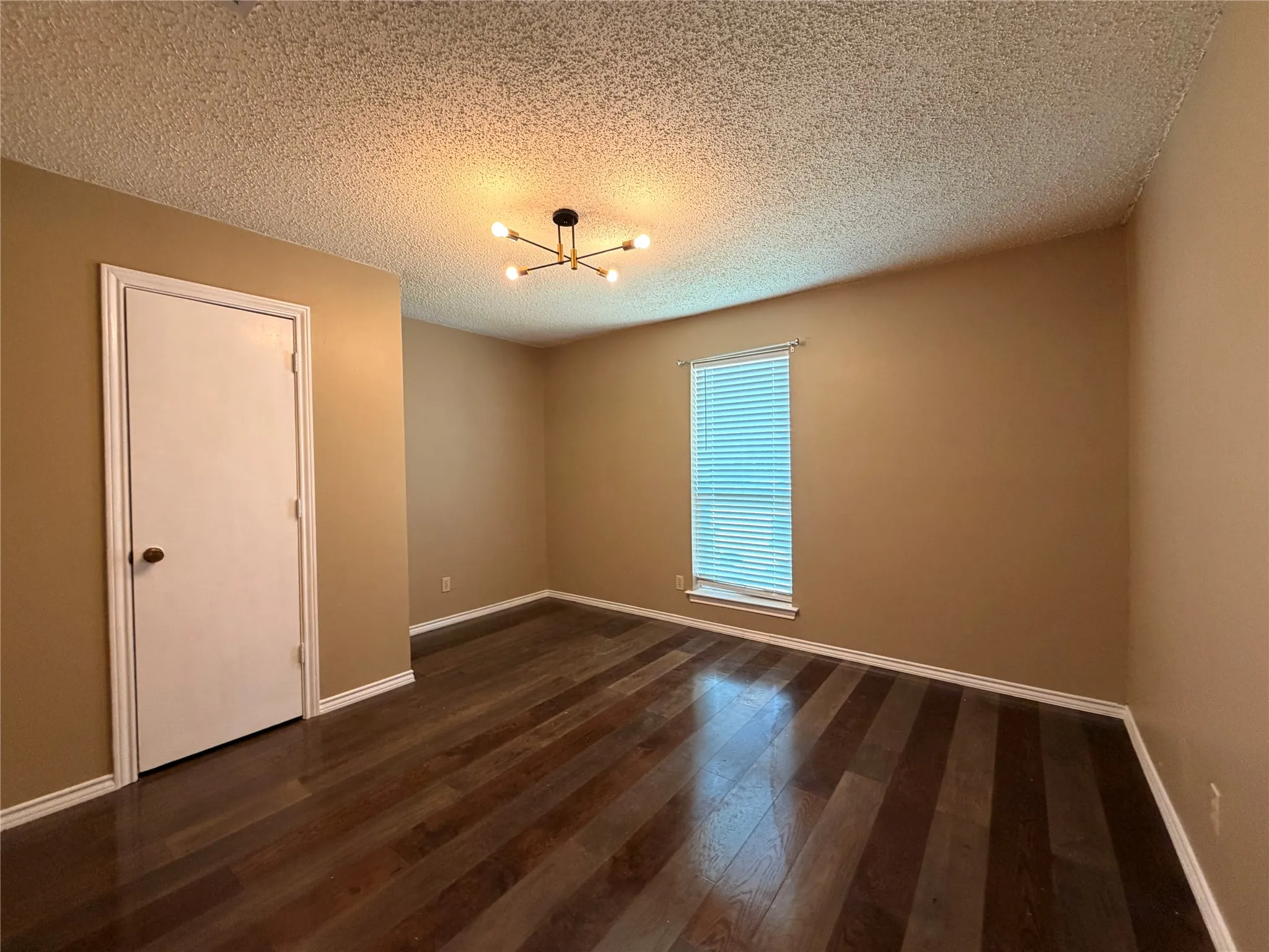 Single Family Residence For Rent in Dallas County , 1238 Richland Oaks Drive, Richardson, Texas 75081, 3 Bedroom, 2 Bathroom, 2 Garage spaces, 1,632 Sqft, built in 1978, mls#21331570, Real Estate Agent in Richardson, Homes For Rent in Dallas county, Homes For Rent in Richardson, Realtor in Richardson Texas, Real Estate Brokerage Independent Realty Texas, Luminita Cordes Realtor