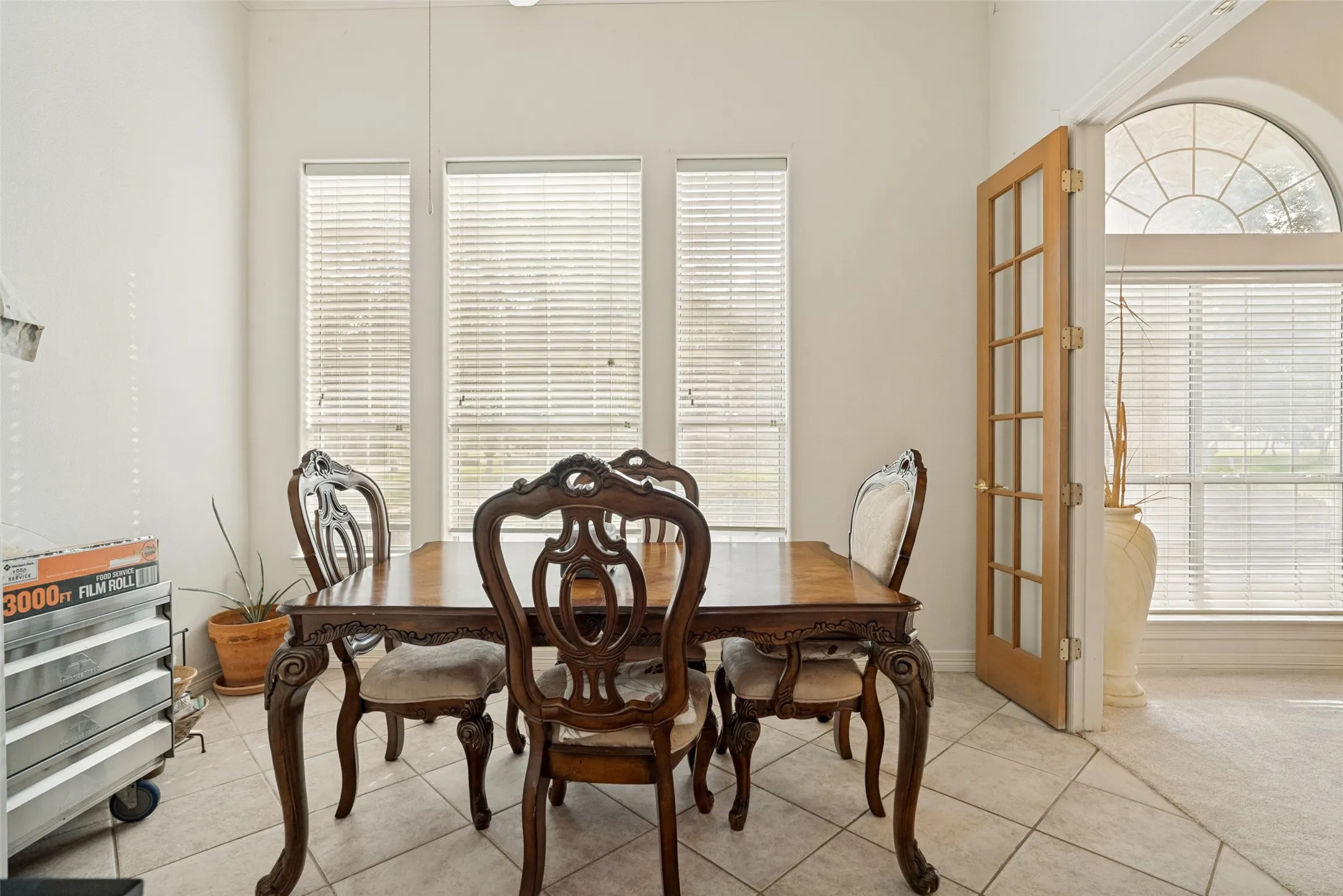 bright large breakfast area