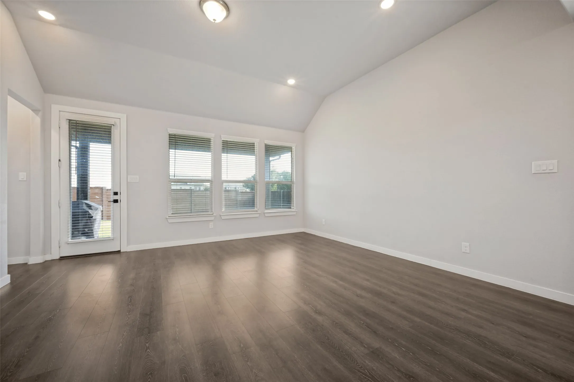 Single Family Residence For Rent in Denton County , 1234 Stagecoach Trail, Justin, Texas 76247, 4 Bedroom, 4 Bathroom, 2 Garage spaces, 2,501 Sqft, built in 2022, mls#21331581, Real Estate Agent in Justin, Homes For Rent in Denton county, Homes For Rent in Justin, Realtor in Justin Texas, Real Estate Brokerage Independent Realty Texas, Luminita Cordes Realtor