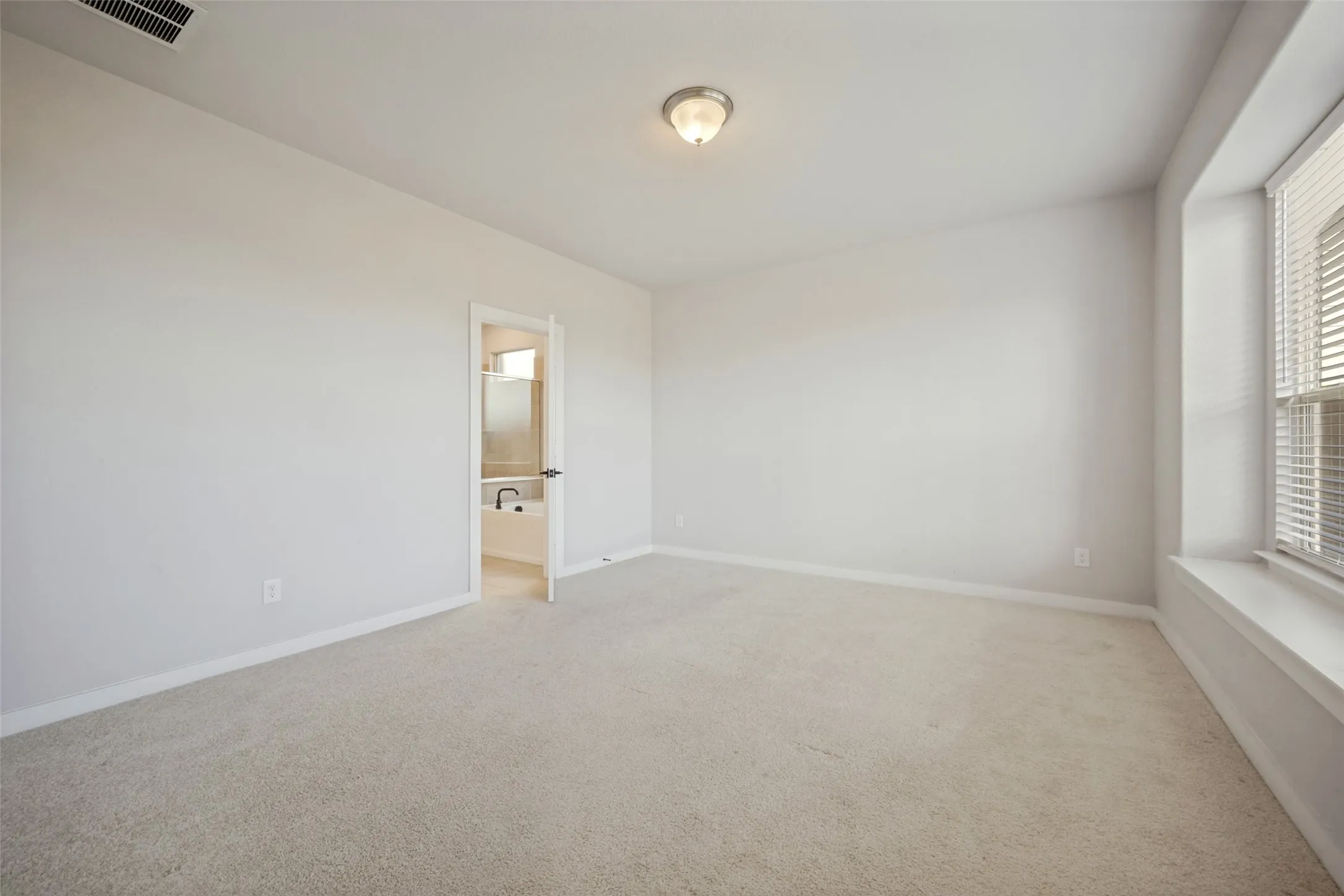 Single Family Residence For Rent in Denton County , 1234 Stagecoach Trail, Justin, Texas 76247, 4 Bedroom, 4 Bathroom, 2 Garage spaces, 2,501 Sqft, built in 2022, mls#21331581, Real Estate Agent in Justin, Homes For Rent in Denton county, Homes For Rent in Justin, Realtor in Justin Texas, Real Estate Brokerage Independent Realty Texas, Luminita Cordes Realtor