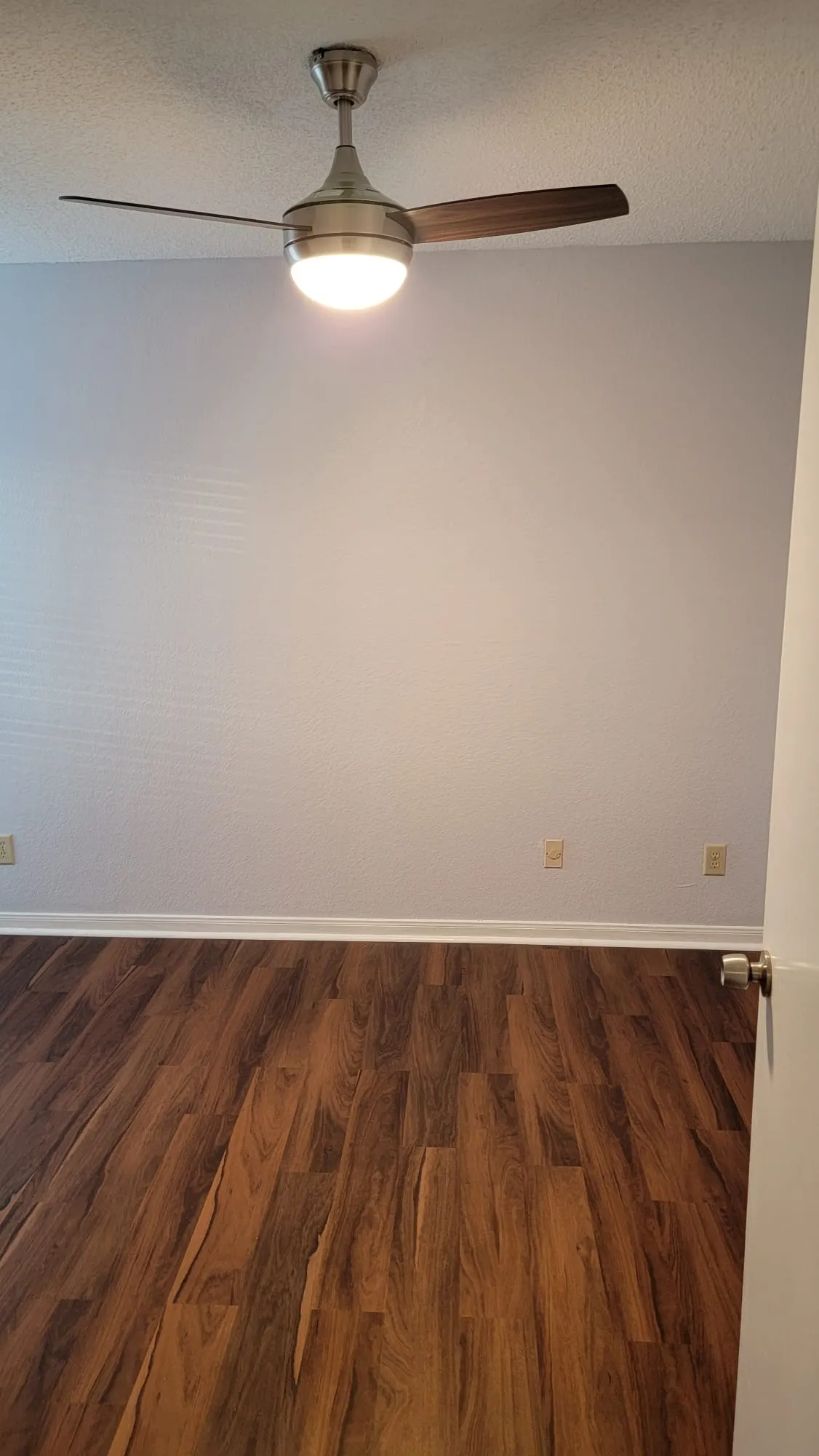 Condominium For Rent in Tarrant County , 2103 Friendly Drive 3222, Arlington, Texas 76011, 2 Bedrooms, 1 Bathroom, Garage spaces, 963 Sqft, built in 1982, Price $1,450, mls#21331501, Real Estate Agent in Arlington, Homes For Rent in Tarrant county, Homes For Rent in Arlington, Realtor in Arlington Texas, Real Estate Brokerage Independent Realty Texas, Luminita Cordes Realtor