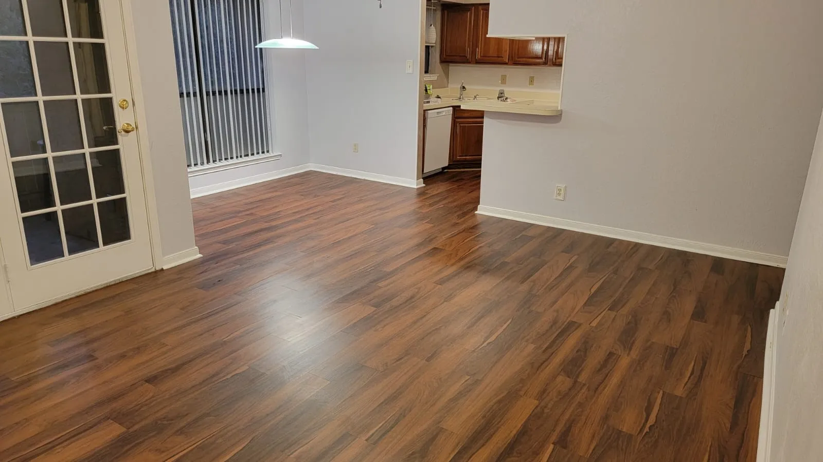Condominium For Rent in Tarrant County , 2103 Friendly Drive 3222, Arlington, Texas 76011, 2 Bedrooms, 1 Bathroom, Garage spaces, 963 Sqft, built in 1982, Price $1,450, mls#21331501, Real Estate Agent in Arlington, Homes For Rent in Tarrant county, Homes For Rent in Arlington, Realtor in Arlington Texas, Real Estate Brokerage Independent Realty Texas, Luminita Cordes Realtor