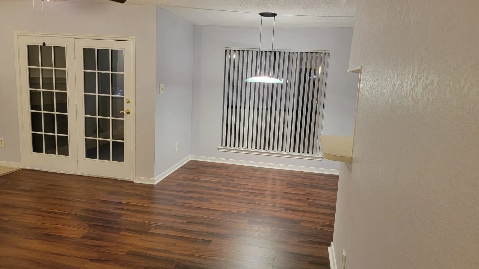 Condominium For Rent in Tarrant County , 2103 Friendly Drive 3222, Arlington, Texas 76011, 2 Bedrooms, 1 Bathroom, Garage spaces, 963 Sqft, built in 1982, Price $1,450, mls#21331501, Real Estate Agent in Arlington, Homes For Rent in Tarrant county, Homes For Rent in Arlington, Realtor in Arlington Texas, Real Estate Brokerage Independent Realty Texas, Luminita Cordes Realtor