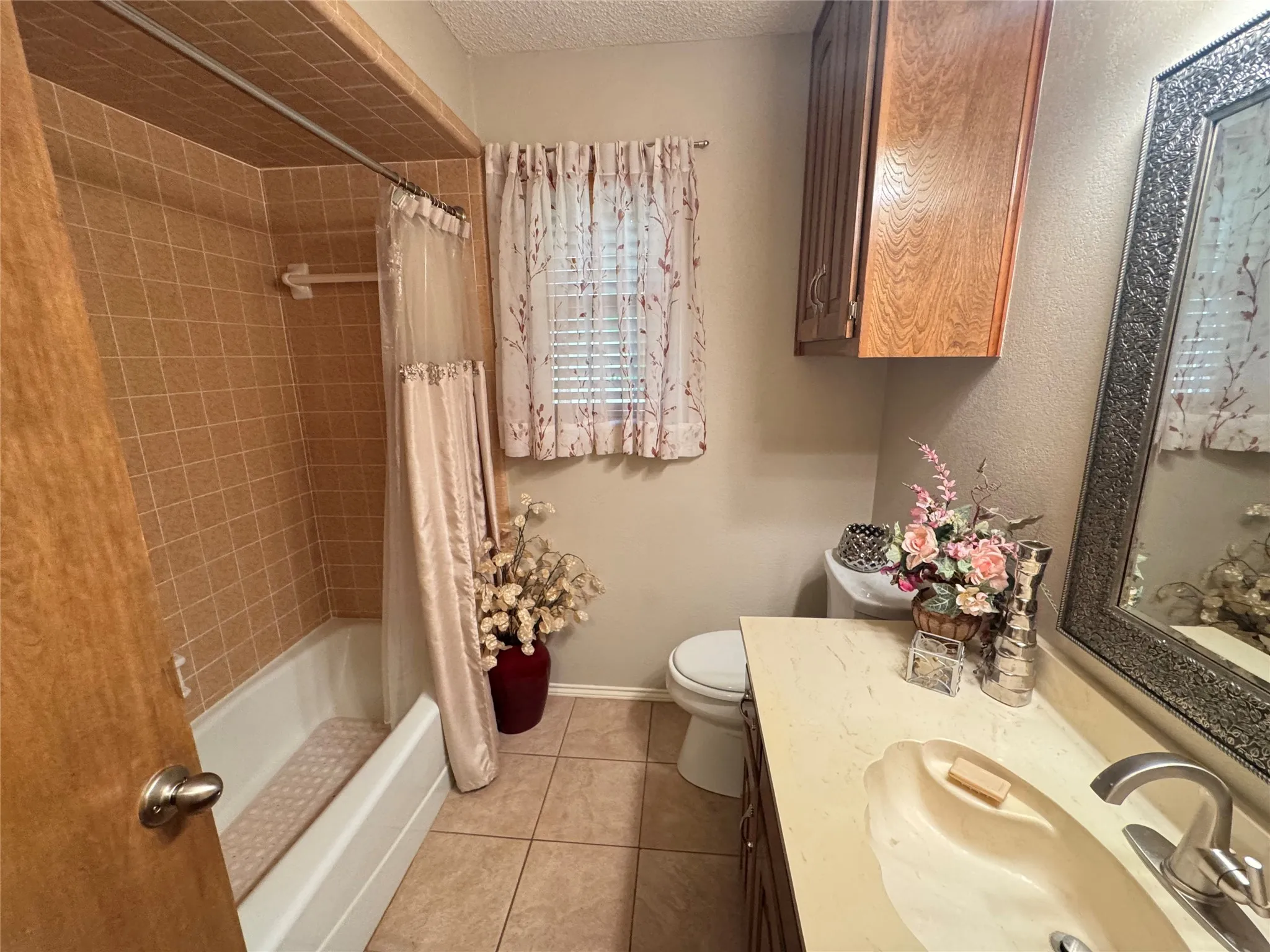 Single Family Residence For Sale in Hood County , 1104 Dove Hollow Road, Granbury, Texas 76048, 3 Bedroom, 2 Bathroom, 2 Garage spaces, 1,790 Sqft, built in 1983, Price $315,000, mls#21331591, Real Estate Agent in Granbury, Homes For Sale in Hood county, Homes For Sale in Granbury, Realtor in Granbury Texas, Real Estate Brokerage Independent Realty Texas, Luminita Cordes Realtor