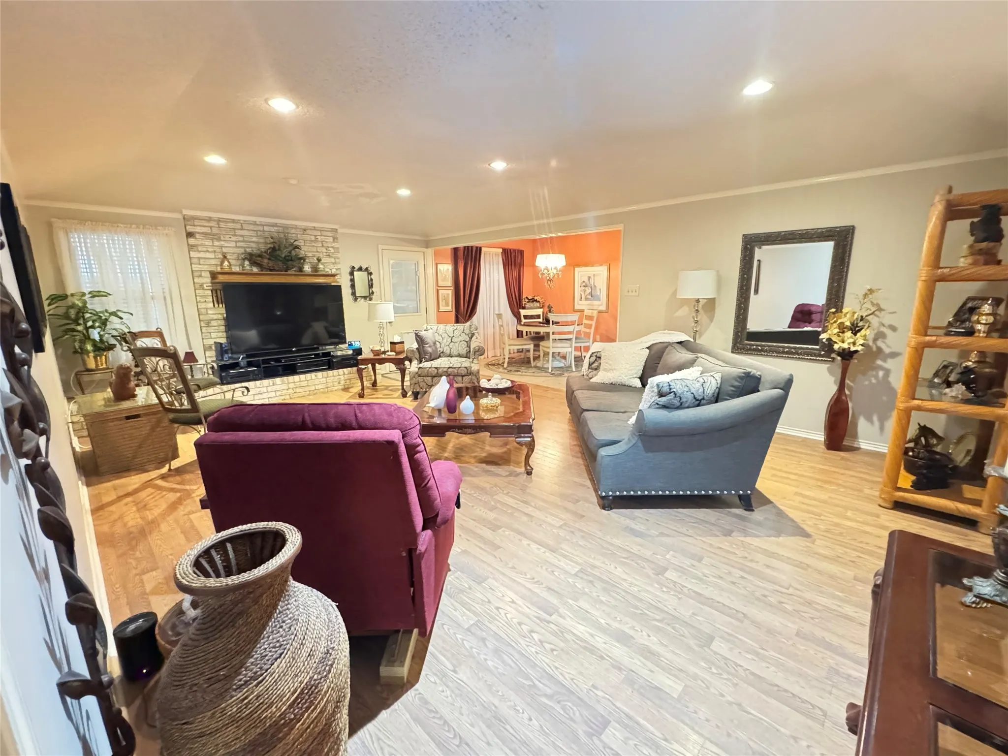 Single Family Residence For Sale in Hood County , 1104 Dove Hollow Road, Granbury, Texas 76048, 3 Bedroom, 2 Bathroom, 2 Garage spaces, 1,790 Sqft, built in 1983, Price $315,000, mls#21331591, Real Estate Agent in Granbury, Homes For Sale in Hood county, Homes For Sale in Granbury, Realtor in Granbury Texas, Real Estate Brokerage Independent Realty Texas, Luminita Cordes Realtor