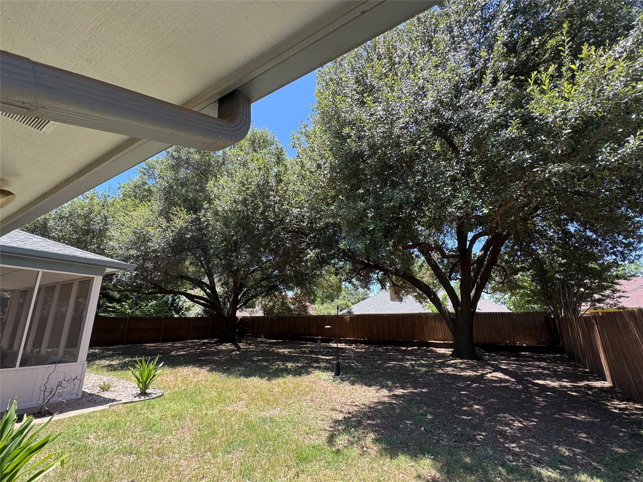 Single Family Residence For Sale in Hood County , 1104 Dove Hollow Road, Granbury, Texas 76048, 3 Bedroom, 2 Bathroom, 2 Garage spaces, 1,790 Sqft, built in 1983, Price $315,000, mls#21331591, Real Estate Agent in Granbury, Homes For Sale in Hood county, Homes For Sale in Granbury, Realtor in Granbury Texas, Real Estate Brokerage Independent Realty Texas, Luminita Cordes Realtor