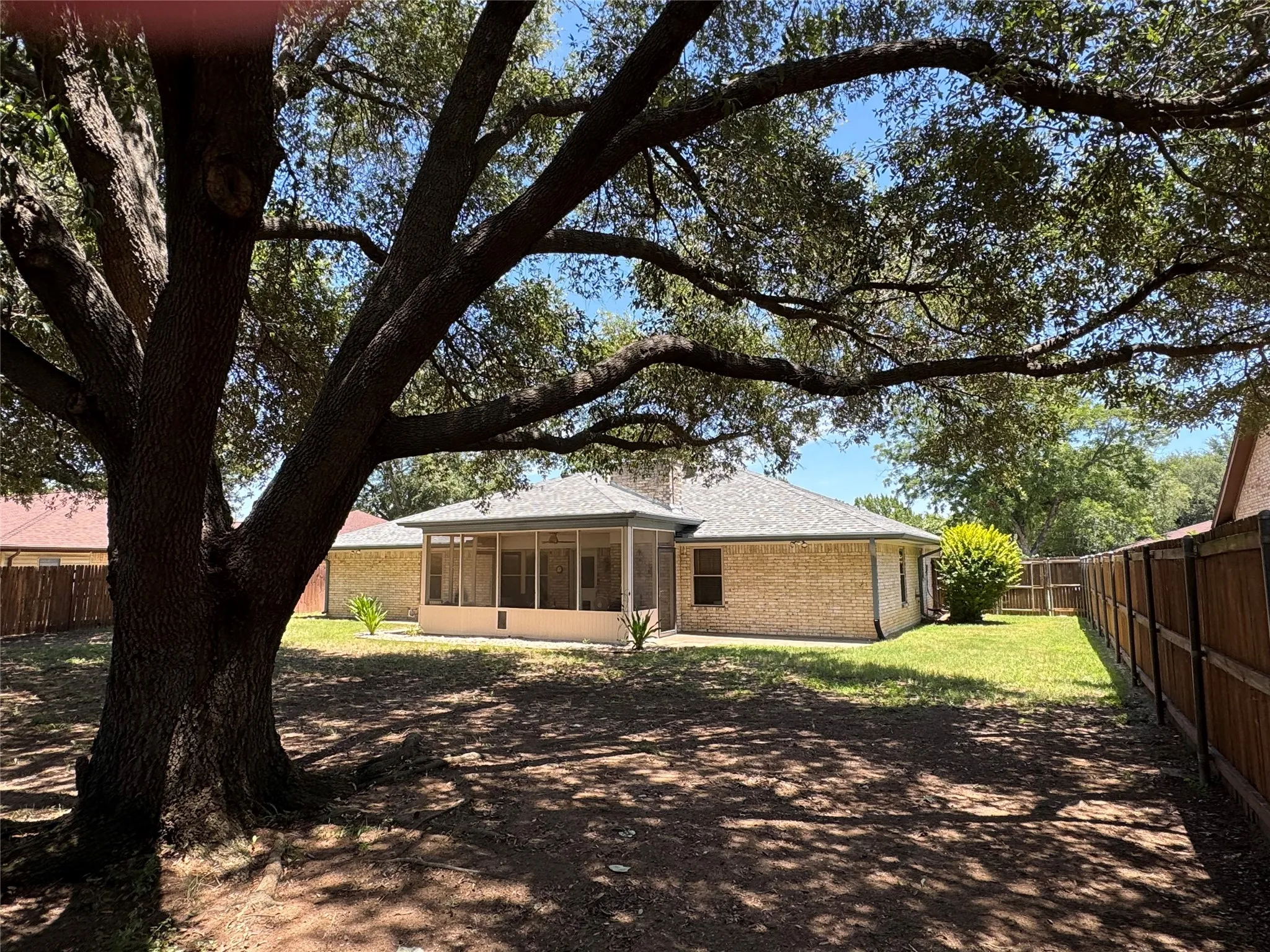 Single Family Residence For Sale in Hood County , 1104 Dove Hollow Road, Granbury, Texas 76048, 3 Bedroom, 2 Bathroom, 2 Garage spaces, 1,790 Sqft, built in 1983, Price $315,000, mls#21331591, Real Estate Agent in Granbury, Homes For Sale in Hood county, Homes For Sale in Granbury, Realtor in Granbury Texas, Real Estate Brokerage Independent Realty Texas, Luminita Cordes Realtor