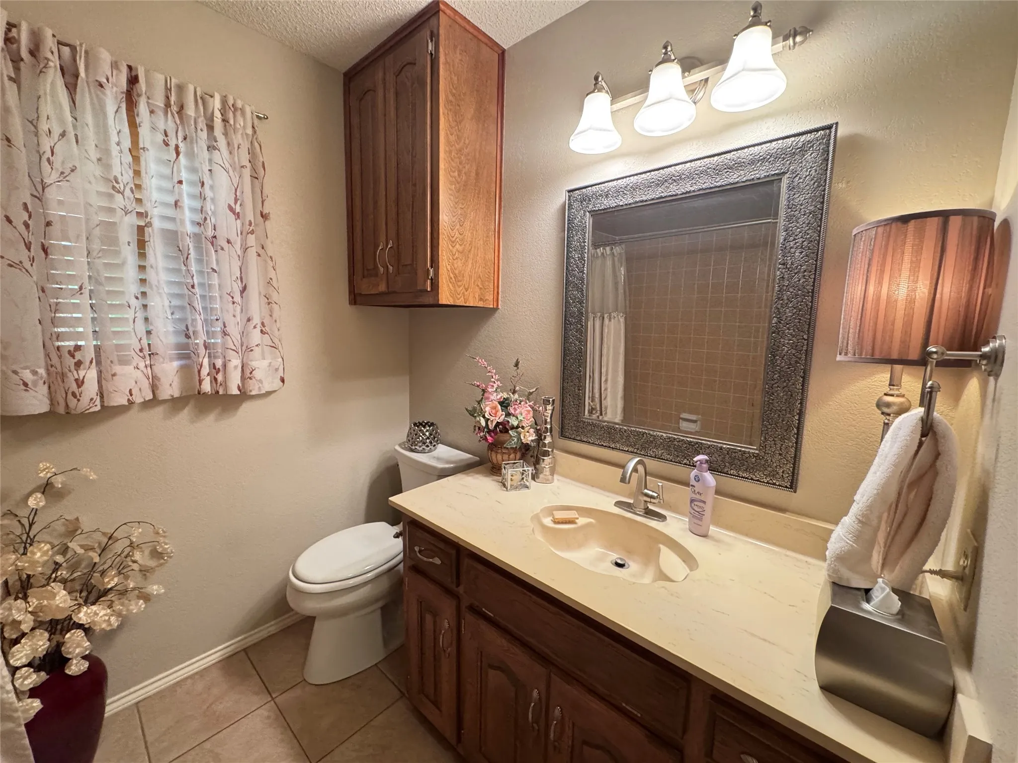 Single Family Residence For Sale in Hood County , 1104 Dove Hollow Road, Granbury, Texas 76048, 3 Bedroom, 2 Bathroom, 2 Garage spaces, 1,790 Sqft, built in 1983, Price $315,000, mls#21331591, Real Estate Agent in Granbury, Homes For Sale in Hood county, Homes For Sale in Granbury, Realtor in Granbury Texas, Real Estate Brokerage Independent Realty Texas, Luminita Cordes Realtor
