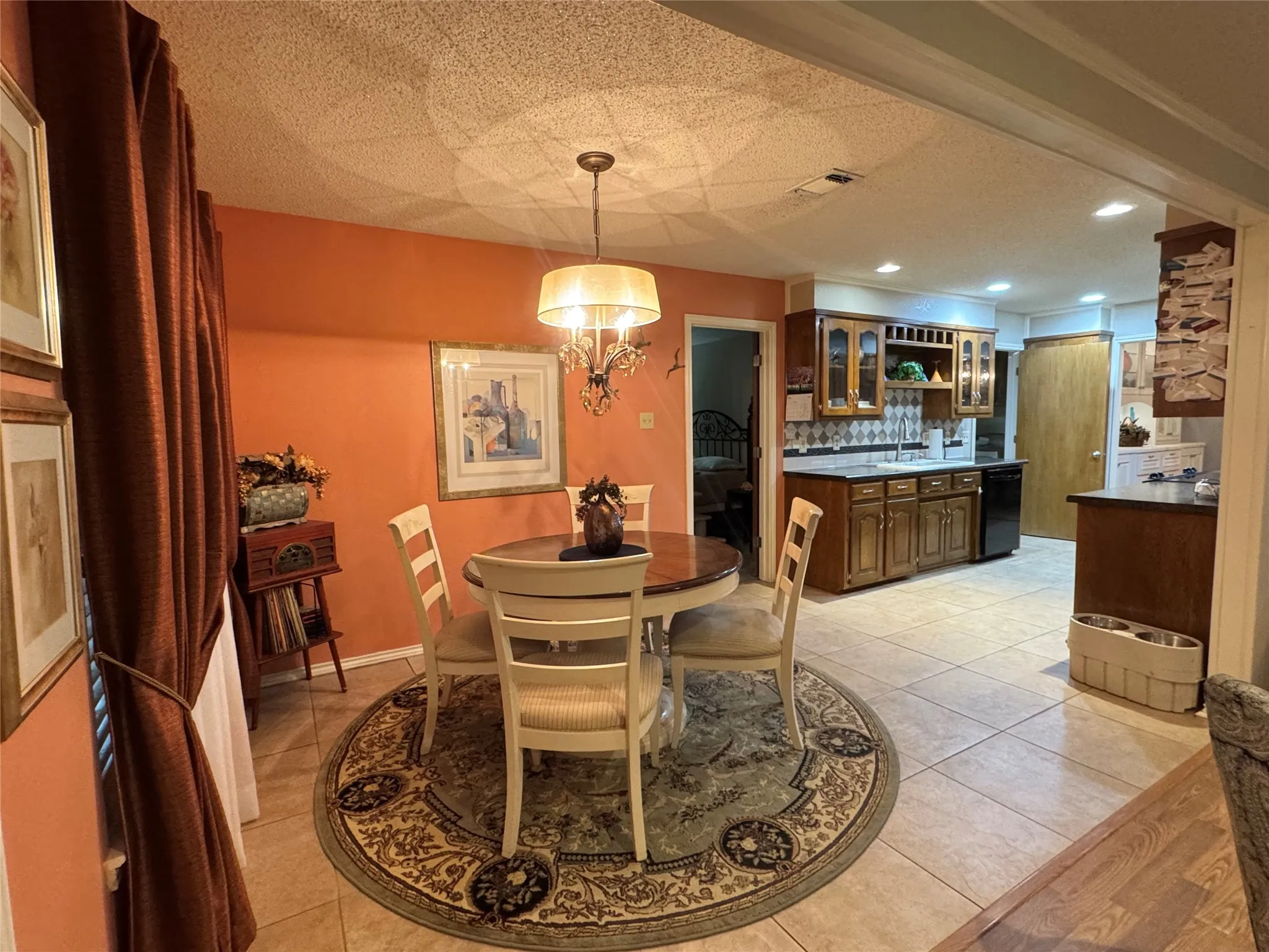 Single Family Residence For Sale in Hood County , 1104 Dove Hollow Road, Granbury, Texas 76048, 3 Bedroom, 2 Bathroom, 2 Garage spaces, 1,790 Sqft, built in 1983, Price $315,000, mls#21331591, Real Estate Agent in Granbury, Homes For Sale in Hood county, Homes For Sale in Granbury, Realtor in Granbury Texas, Real Estate Brokerage Independent Realty Texas, Luminita Cordes Realtor