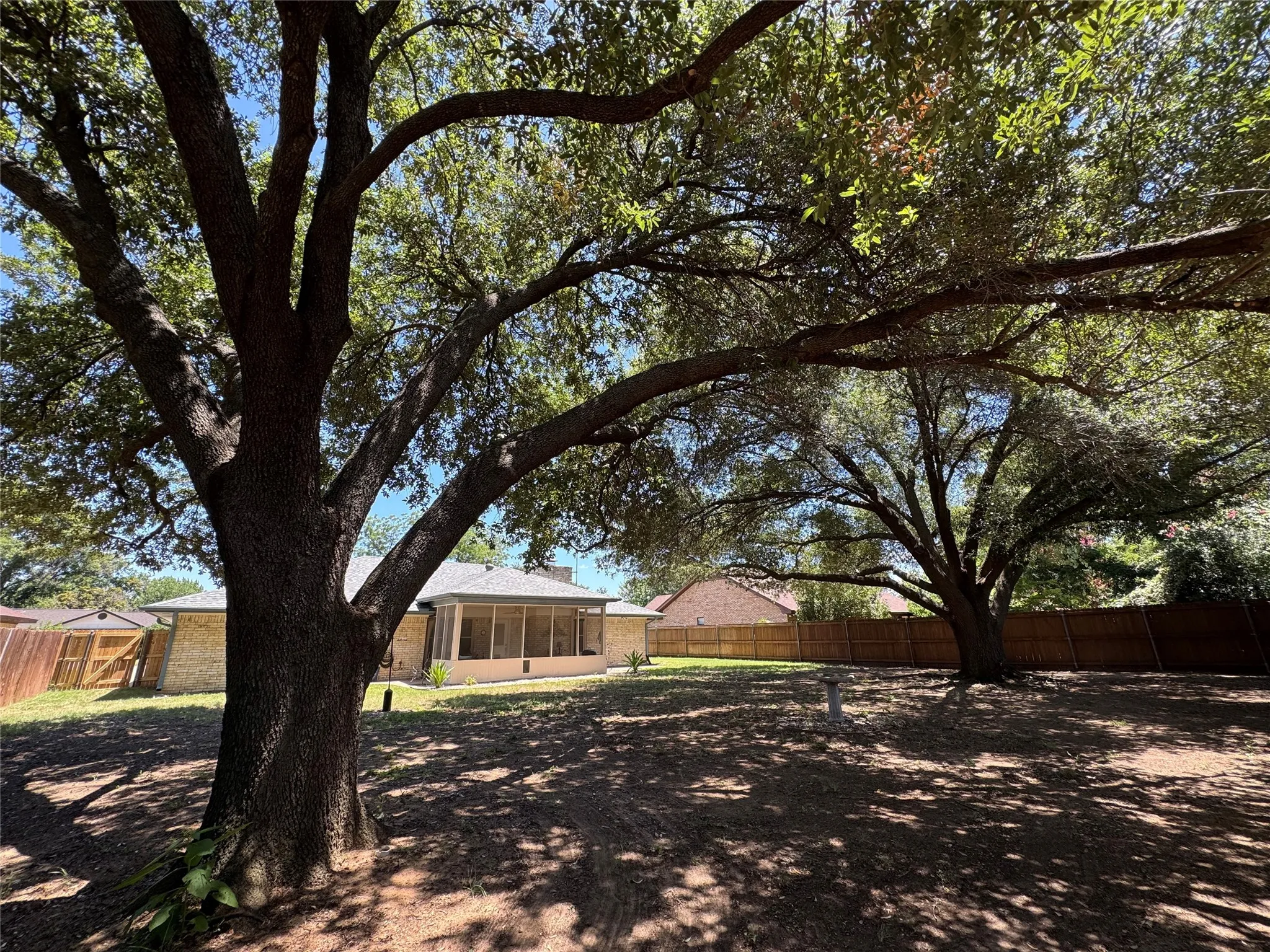 Single Family Residence For Sale in Hood County , 1104 Dove Hollow Road, Granbury, Texas 76048, 3 Bedroom, 2 Bathroom, 2 Garage spaces, 1,790 Sqft, built in 1983, Price $315,000, mls#21331591, Real Estate Agent in Granbury, Homes For Sale in Hood county, Homes For Sale in Granbury, Realtor in Granbury Texas, Real Estate Brokerage Independent Realty Texas, Luminita Cordes Realtor