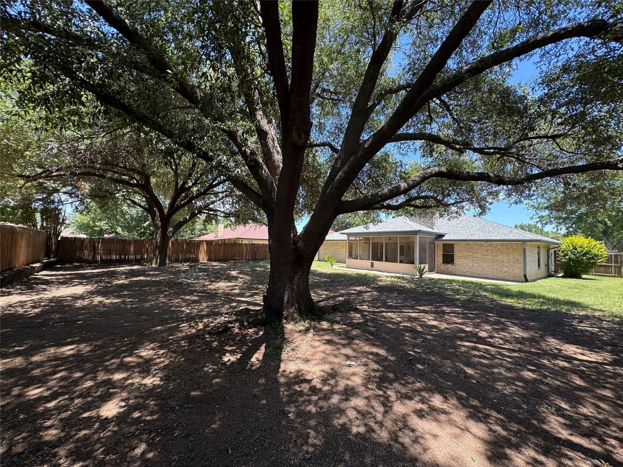 Single Family Residence For Sale in Hood County , 1104 Dove Hollow Road, Granbury, Texas 76048, 3 Bedroom, 2 Bathroom, 2 Garage spaces, 1,790 Sqft, built in 1983, Price $315,000, mls#21331591, Real Estate Agent in Granbury, Homes For Sale in Hood county, Homes For Sale in Granbury, Realtor in Granbury Texas, Real Estate Brokerage Independent Realty Texas, Luminita Cordes Realtor