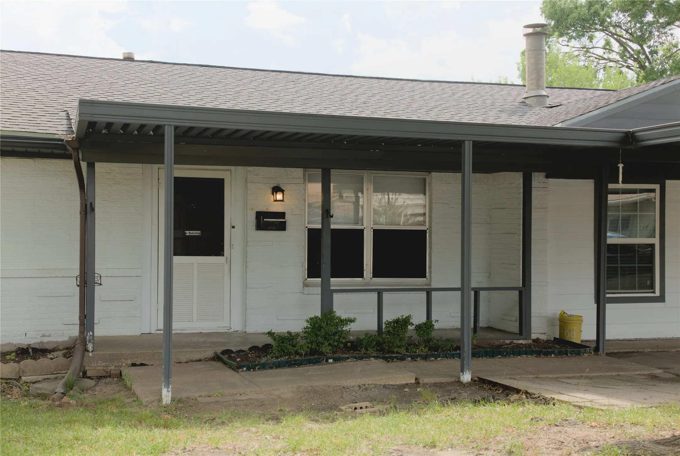 Single Family Residence For Sale in Dallas County , 2713 Westview Drive, Mesquite, Texas 75150, 3 Bedroom, 2 Bathroom, 1 Garage spaces, 1,566 Sqft, built in 1964, mls#21331542, Real Estate Agent in Mesquite, Homes For Sale in Dallas county, Homes For Sale in Mesquite, Realtor in Mesquite Texas, Real Estate Brokerage Independent Realty Texas, Luminita Cordes Realtor