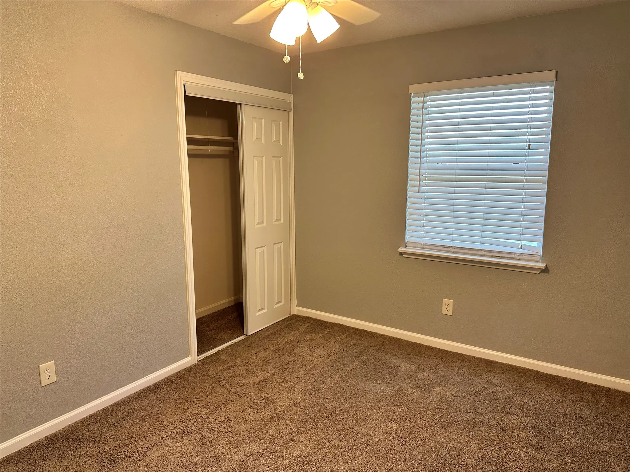 Single Family Residence For Sale in Dallas County , 2713 Westview Drive, Mesquite, Texas 75150, 3 Bedroom, 2 Bathroom, 1 Garage spaces, 1,566 Sqft, built in 1964, mls#21331542, Real Estate Agent in Mesquite, Homes For Sale in Dallas county, Homes For Sale in Mesquite, Realtor in Mesquite Texas, Real Estate Brokerage Independent Realty Texas, Luminita Cordes Realtor