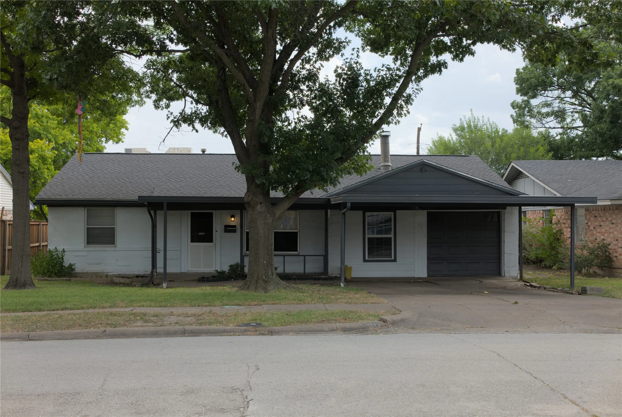 Single Family Residence For Sale in Dallas County , 2713 Westview Drive, Mesquite, Texas 75150, 3 Bedroom, 2 Bathroom, 1 Garage spaces, 1,566 Sqft, built in 1964, mls#21331542, Real Estate Agent in Mesquite, Homes For Sale in Dallas county, Homes For Sale in Mesquite, Realtor in Mesquite Texas, Real Estate Brokerage Independent Realty Texas, Luminita Cordes Realtor