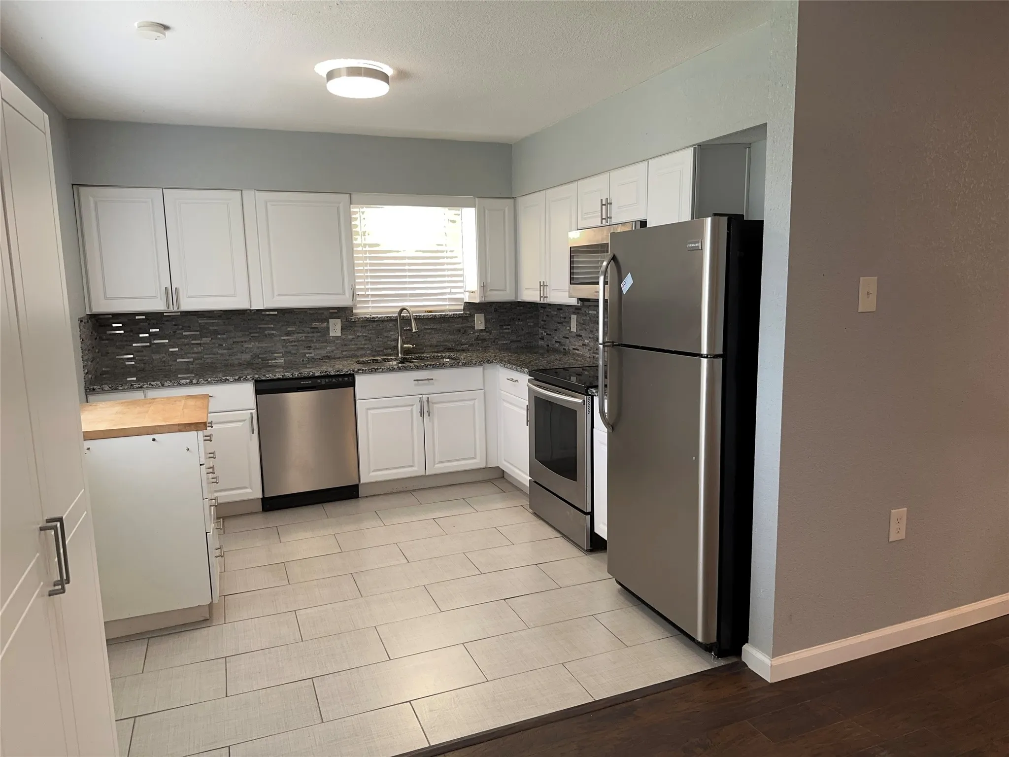 Single Family Residence For Sale in Dallas County , 2713 Westview Drive, Mesquite, Texas 75150, 3 Bedroom, 2 Bathroom, 1 Garage spaces, 1,566 Sqft, built in 1964, mls#21331542, Real Estate Agent in Mesquite, Homes For Sale in Dallas county, Homes For Sale in Mesquite, Realtor in Mesquite Texas, Real Estate Brokerage Independent Realty Texas, Luminita Cordes Realtor