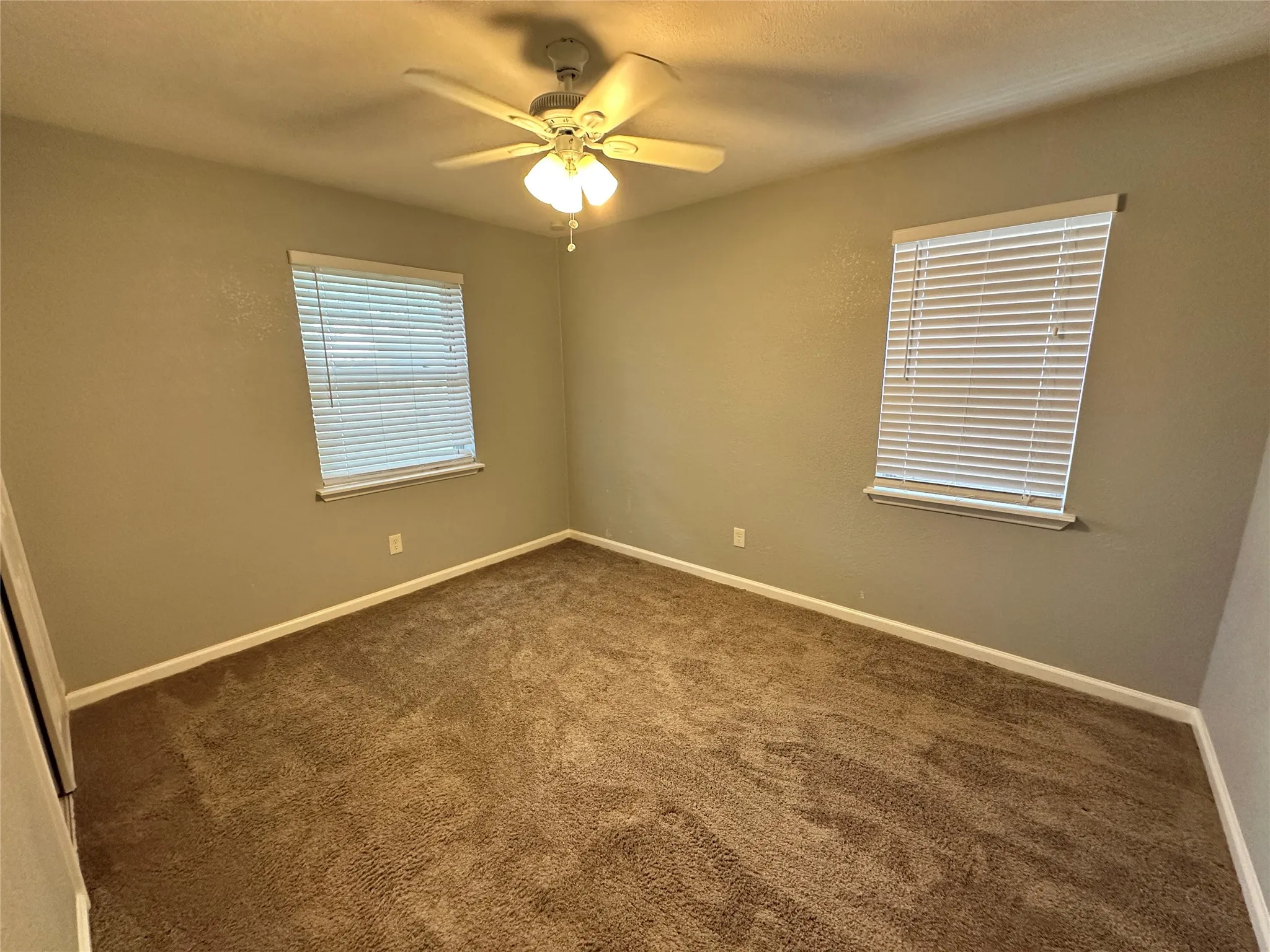Single Family Residence For Sale in Dallas County , 2713 Westview Drive, Mesquite, Texas 75150, 3 Bedroom, 2 Bathroom, 1 Garage spaces, 1,566 Sqft, built in 1964, mls#21331542, Real Estate Agent in Mesquite, Homes For Sale in Dallas county, Homes For Sale in Mesquite, Realtor in Mesquite Texas, Real Estate Brokerage Independent Realty Texas, Luminita Cordes Realtor