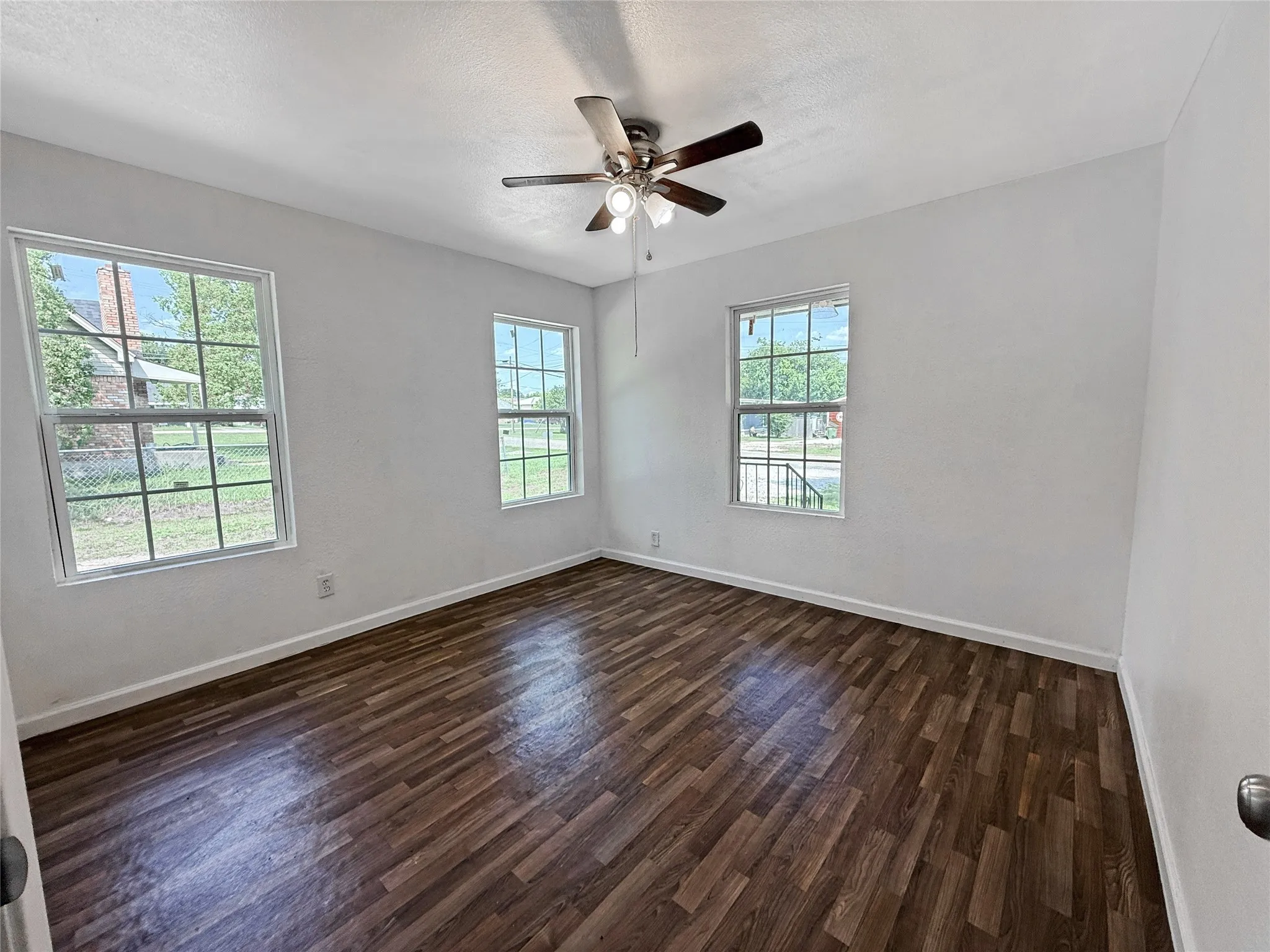 Single Family Residence For Sale in Johnson County , 104 S 6th Street, Godley, Texas 76044, 3 Bedroom, 1 Bathroom, Garage spaces, 1,024 Sqft, built in 1960, mls#21331245, Real Estate Agent in Godley, Homes For Sale in Johnson county, Homes For Sale in Godley, Realtor in Godley Texas, Real Estate Brokerage Independent Realty Texas, Luminita Cordes Realtor