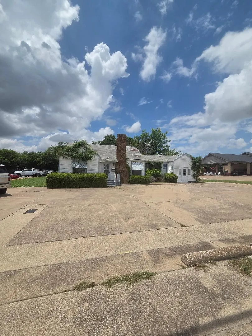Business For Sale in Tarrant County , 3217 Denton Highway, Haltom City, Texas 76117, 0, 0, Garage spaces, 0 Sqft, built in 1967, Price $395,000, mls#21331569, Real Estate Agent in Haltom City, Homes For Sale in Tarrant county, Homes For Sale in Haltom City, Realtor in Haltom City Texas, Real Estate Brokerage Independent Realty Texas, Luminita Cordes Realtor