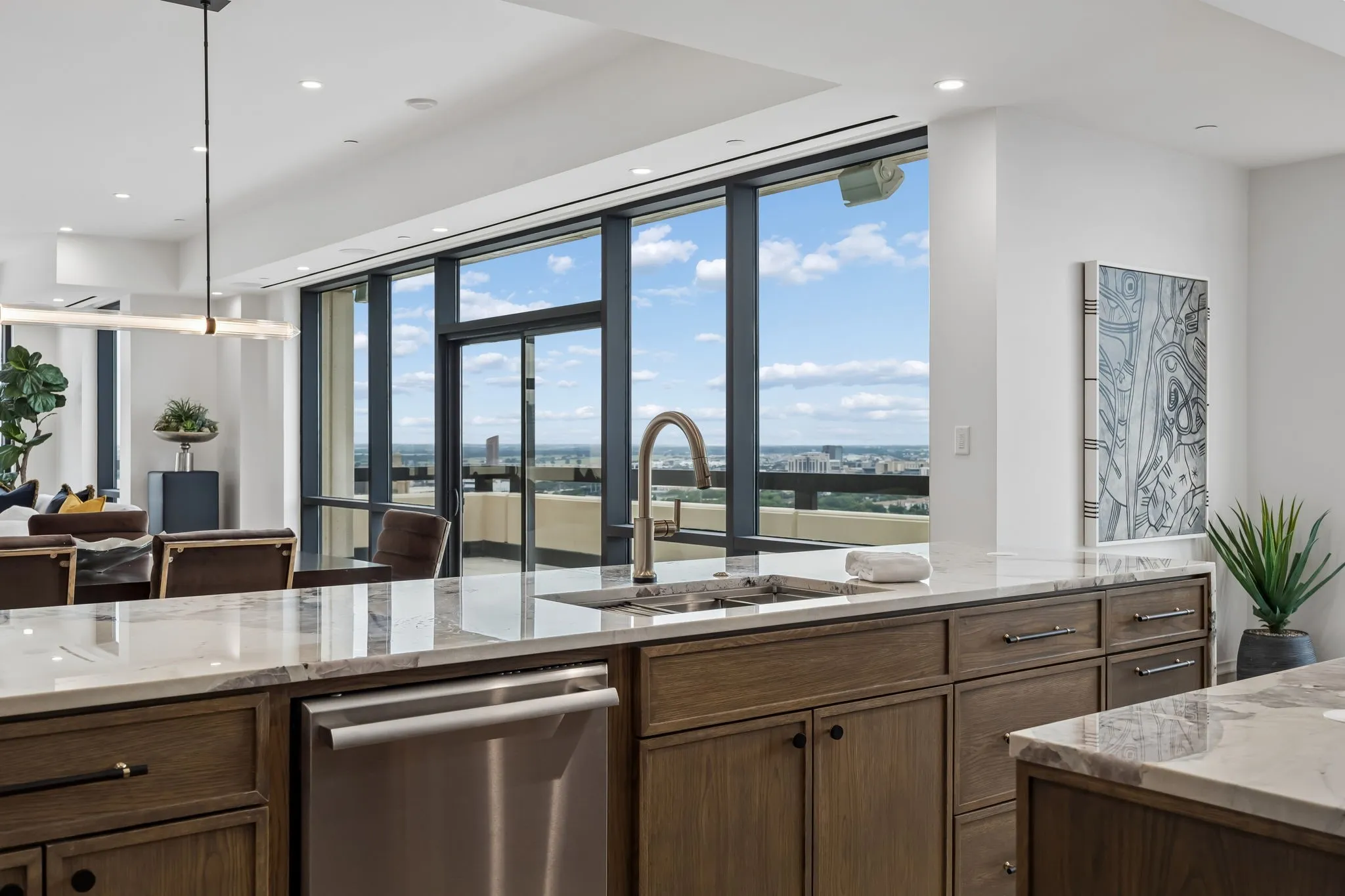 Condominium For Rent in Dallas County , 3111 Welborn Street 1703, Dallas, Texas 75219, 3 Bedroom, 4 Bathroom, 2 Garage spaces, 7,465 Sqft, built in 1985, mls#21256712, Real Estate Agent in Dallas, Homes For Rent in Dallas county, Homes For Rent in Dallas, Realtor in Dallas Texas, Real Estate Brokerage Independent Realty Texas, Luminita Cordes Realtor