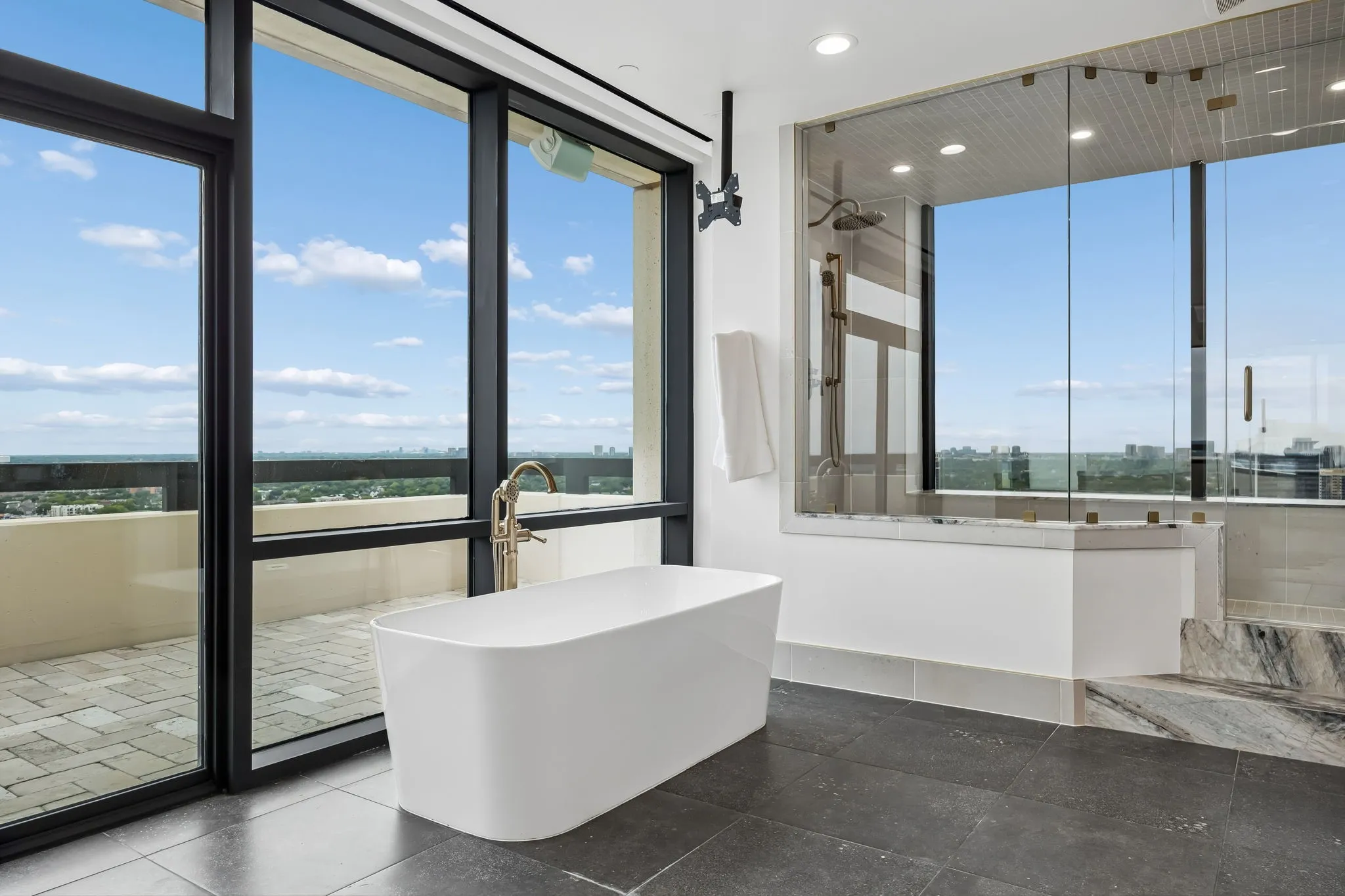 Condominium For Rent in Dallas County , 3111 Welborn Street 1703, Dallas, Texas 75219, 3 Bedroom, 4 Bathroom, 2 Garage spaces, 7,465 Sqft, built in 1985, mls#21256712, Real Estate Agent in Dallas, Homes For Rent in Dallas county, Homes For Rent in Dallas, Realtor in Dallas Texas, Real Estate Brokerage Independent Realty Texas, Luminita Cordes Realtor