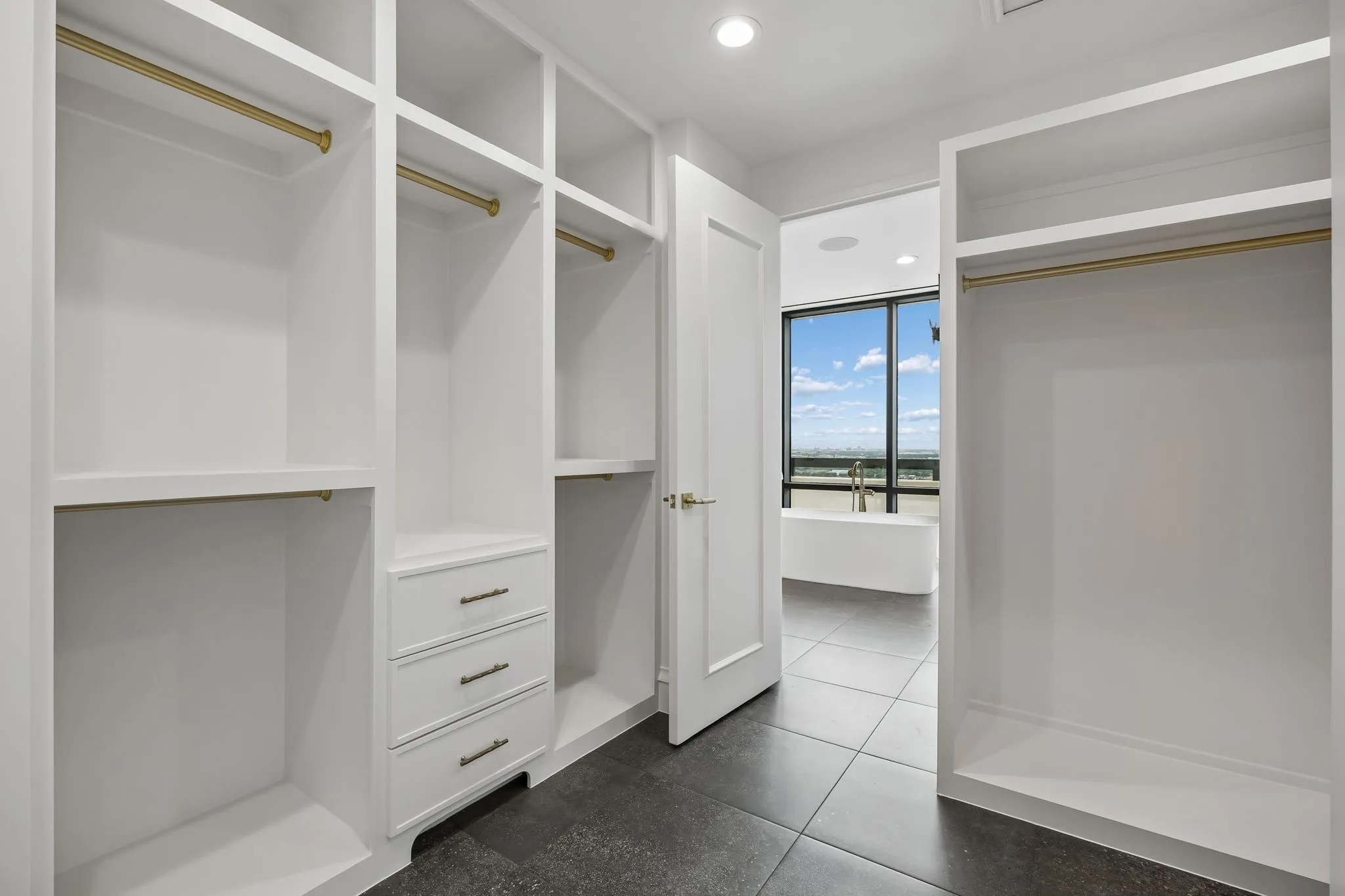 Condominium For Rent in Dallas County , 3111 Welborn Street 1703, Dallas, Texas 75219, 3 Bedroom, 4 Bathroom, 2 Garage spaces, 7,465 Sqft, built in 1985, mls#21256712, Real Estate Agent in Dallas, Homes For Rent in Dallas county, Homes For Rent in Dallas, Realtor in Dallas Texas, Real Estate Brokerage Independent Realty Texas, Luminita Cordes Realtor