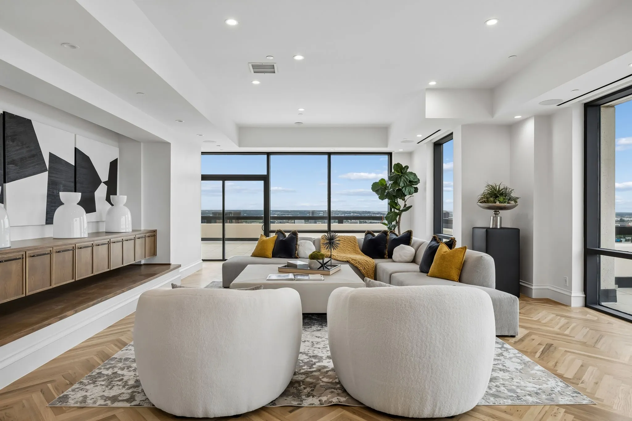 Condominium For Rent in Dallas County , 3111 Welborn Street 1703, Dallas, Texas 75219, 3 Bedroom, 4 Bathroom, 2 Garage spaces, 7,465 Sqft, built in 1985, mls#21256712, Real Estate Agent in Dallas, Homes For Rent in Dallas county, Homes For Rent in Dallas, Realtor in Dallas Texas, Real Estate Brokerage Independent Realty Texas, Luminita Cordes Realtor