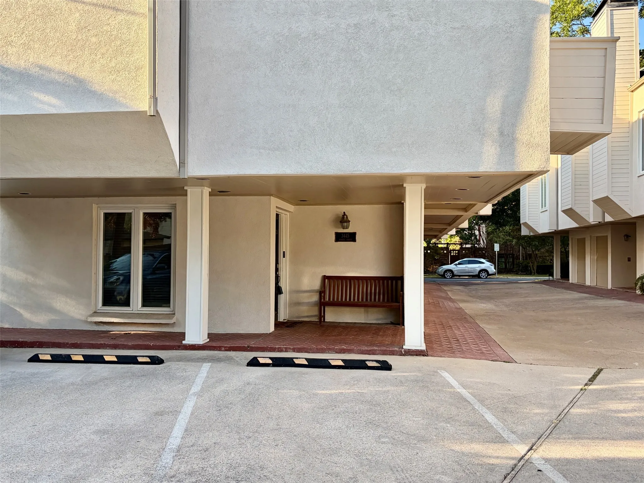 Condominium For Rent in Dallas County , 3445 Rankin Street 3445, University Park, Texas 75205, 2 Bedroom, 2 Bathroom, 1 Garage spaces, 1,875 Sqft, built in 1983, mls#21317788, Real Estate Agent in University Park, Homes For Rent in Dallas county, Homes For Rent in University Park, Realtor in University Park Texas, Real Estate Brokerage Independent Realty Texas, Luminita Cordes Realtor