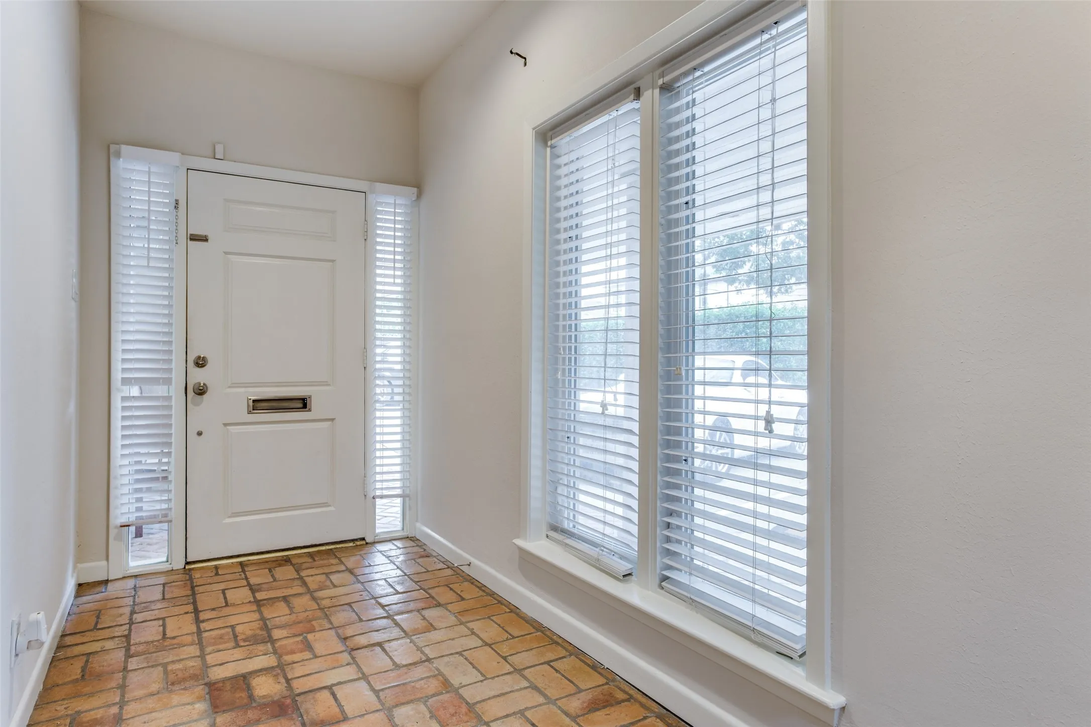 Condominium For Rent in Dallas County , 3445 Rankin Street 3445, University Park, Texas 75205, 2 Bedroom, 2 Bathroom, 1 Garage spaces, 1,875 Sqft, built in 1983, mls#21317788, Real Estate Agent in University Park, Homes For Rent in Dallas county, Homes For Rent in University Park, Realtor in University Park Texas, Real Estate Brokerage Independent Realty Texas, Luminita Cordes Realtor